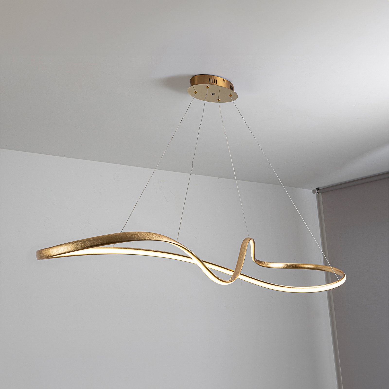 LED piekaramais gaismeklis Lia, zelta krāsā, CCT, tālvadības pults, metāls