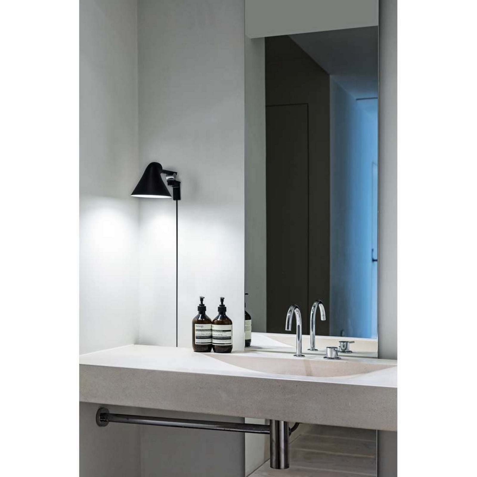 NJP Box LED Wandleuchte 2700K Short Black Louis Poulsen - Wohnzimmer - Aluminium