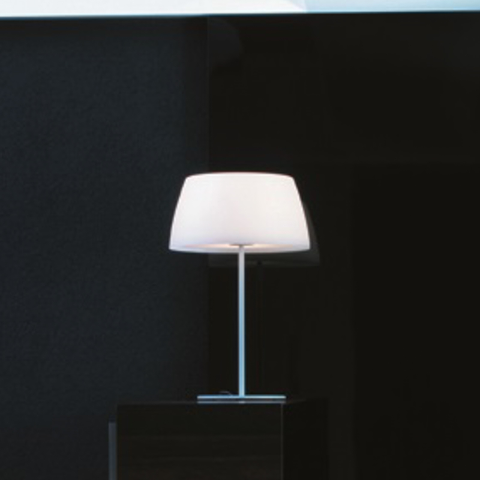 Prandina Ginger T30 table lamp, white, Ø 36 cm