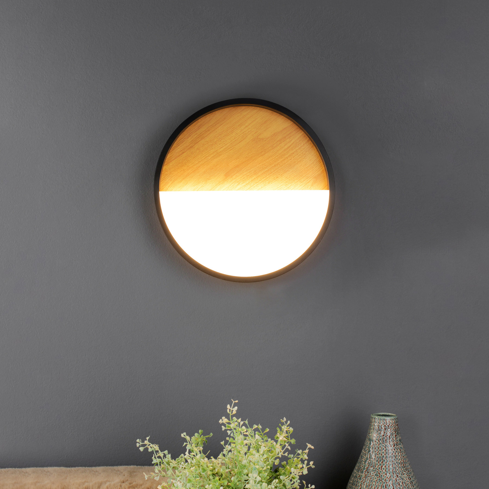 Vista LED-vegglampe, lyst tre/svart, 40 x 40 cm