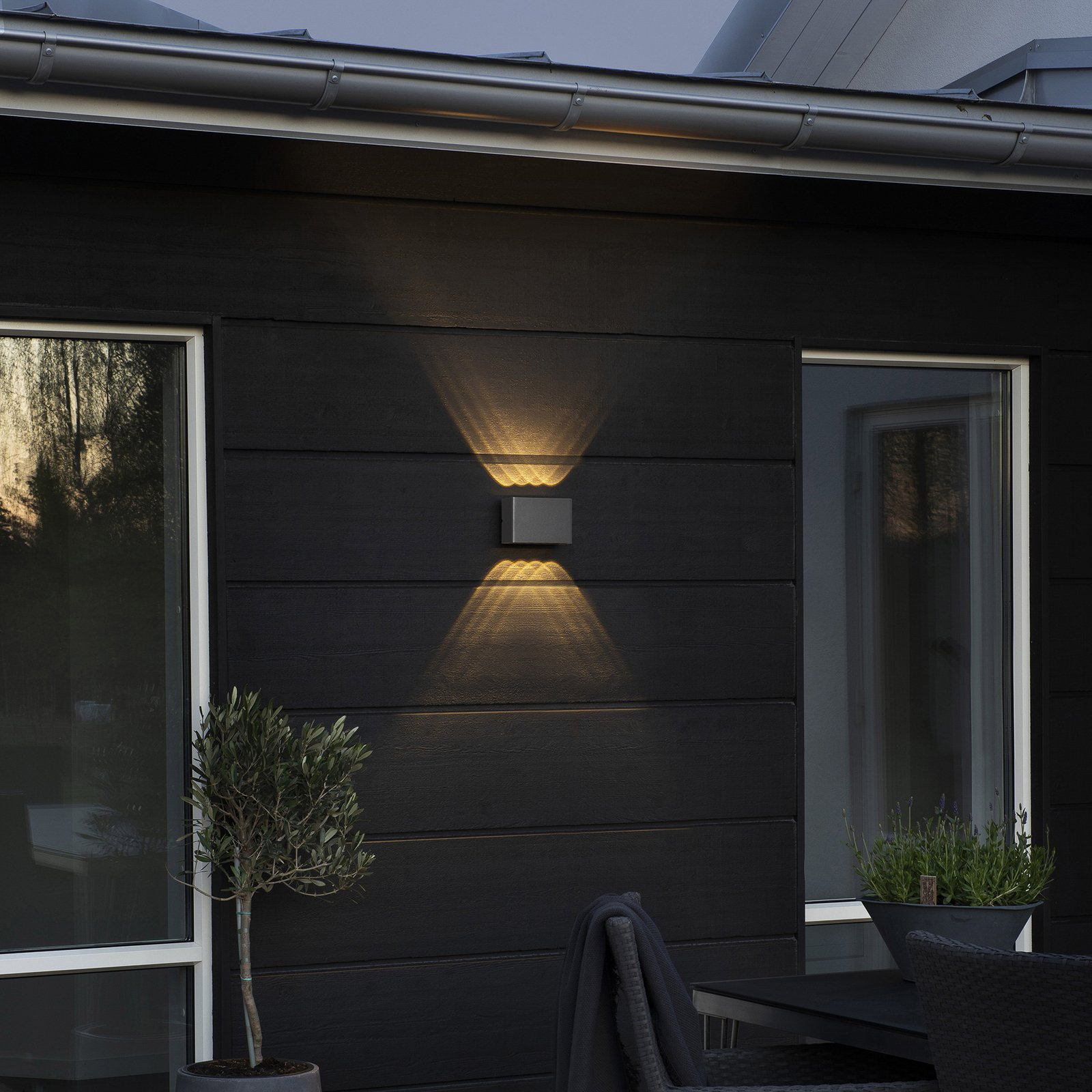 Candeeiro de parede exterior LED Chieri, 8 luzes, antracite