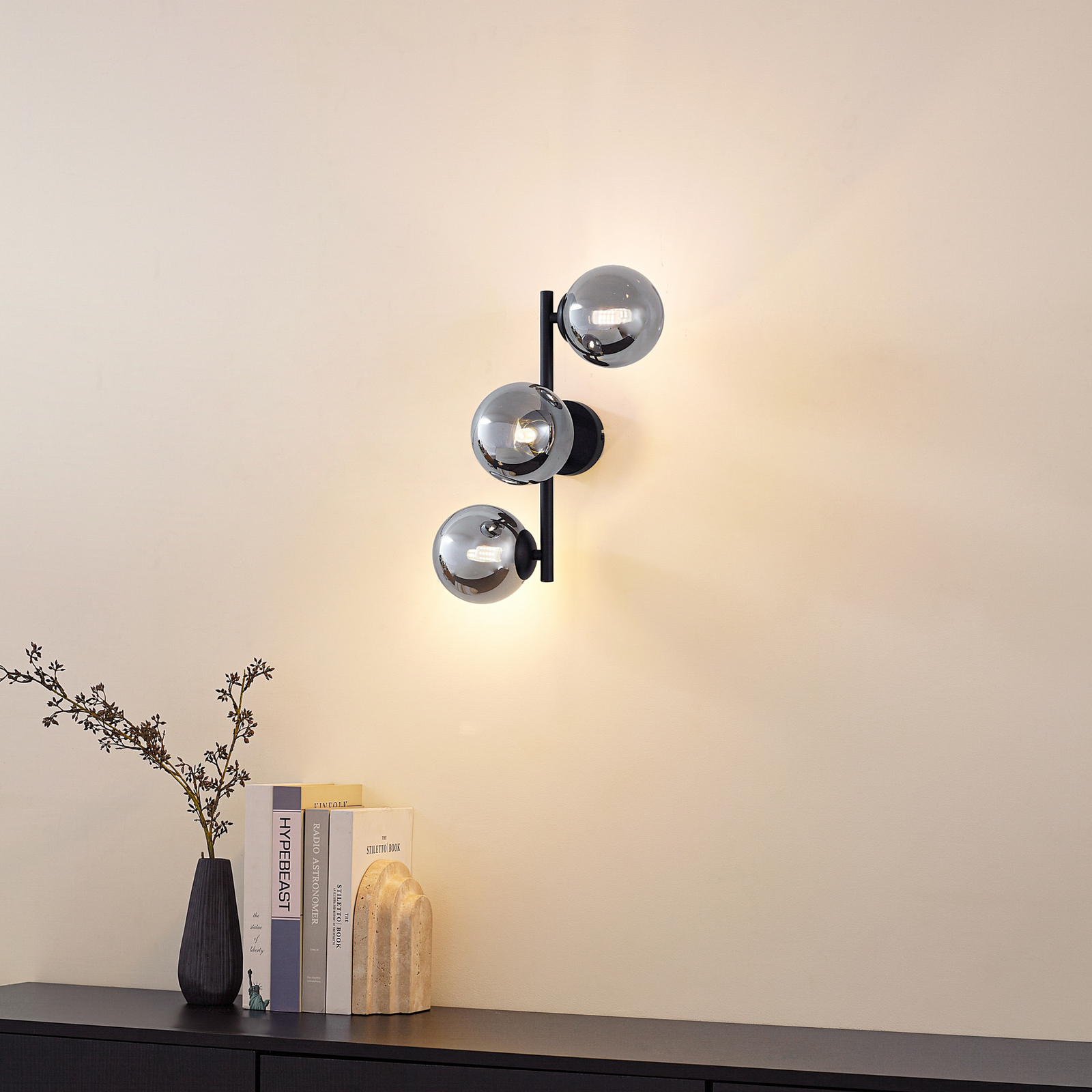 Lindby Wandleuchte Orbelia, schwarz, 3-flammig, Glas, G9