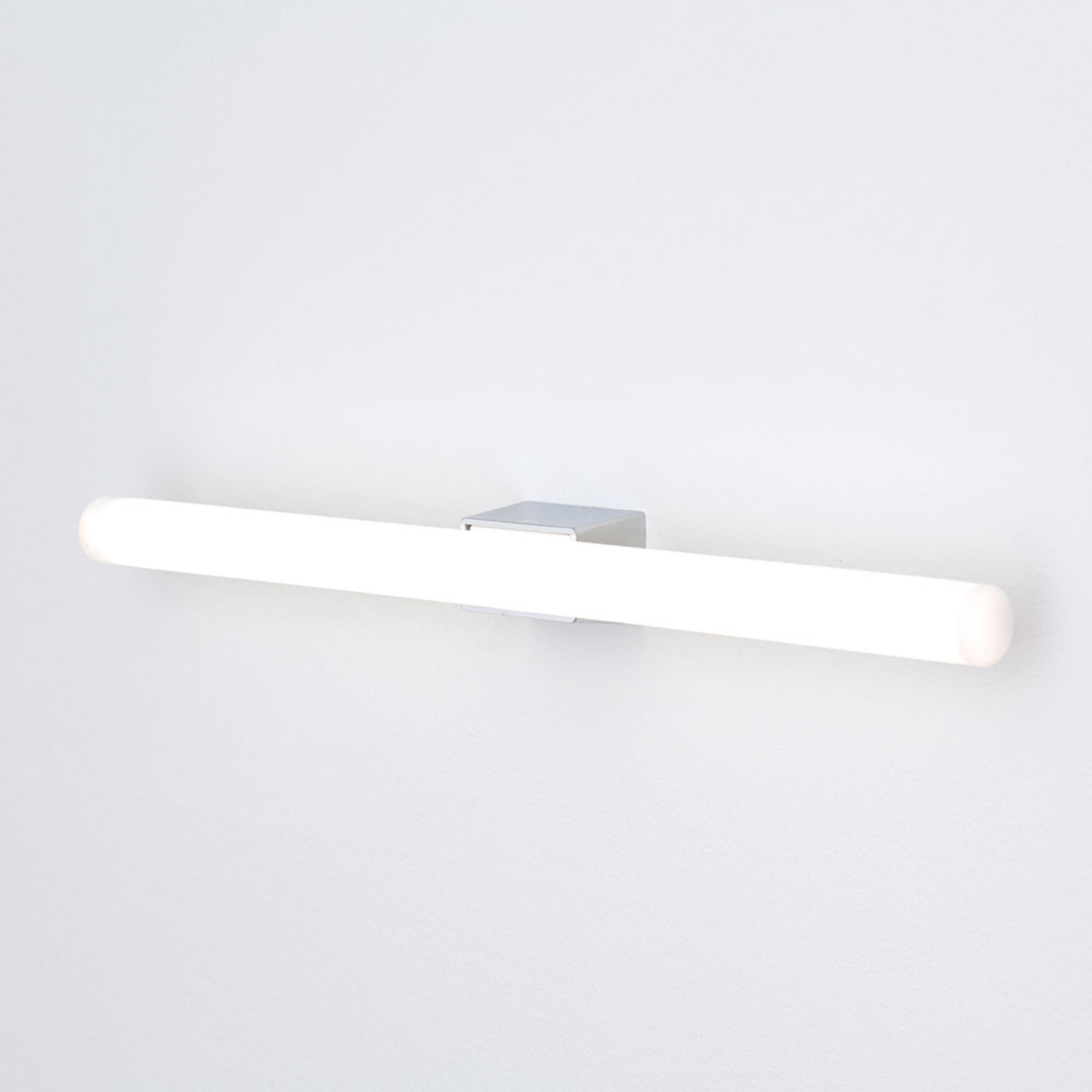 LED-Spiegelleuchte Visagist mit LED-Linienlampe