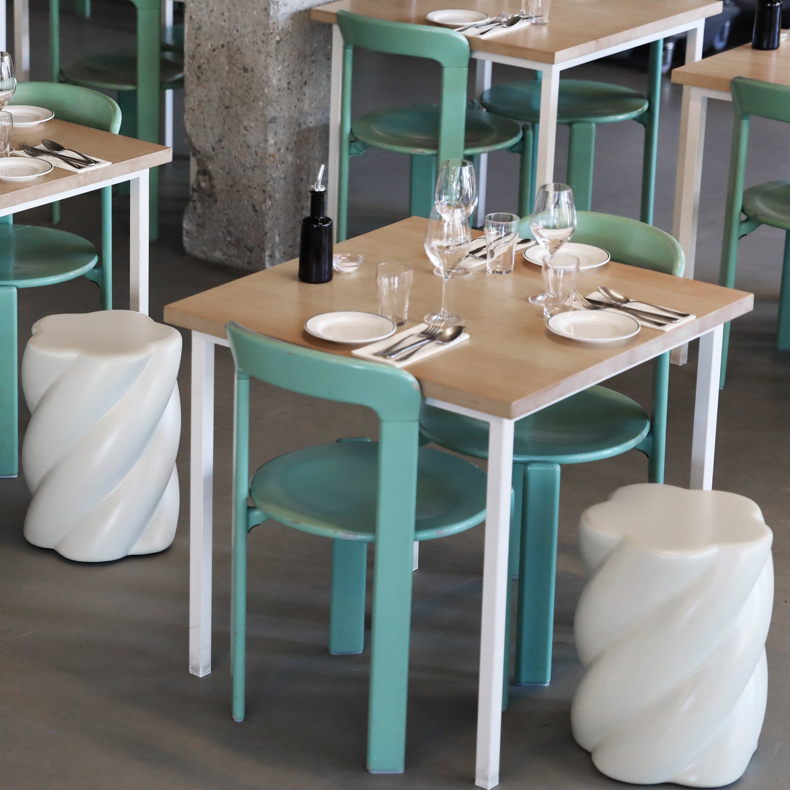 Tabouret Marshmallow, blanc, hauteur 45 cm - &Klevering