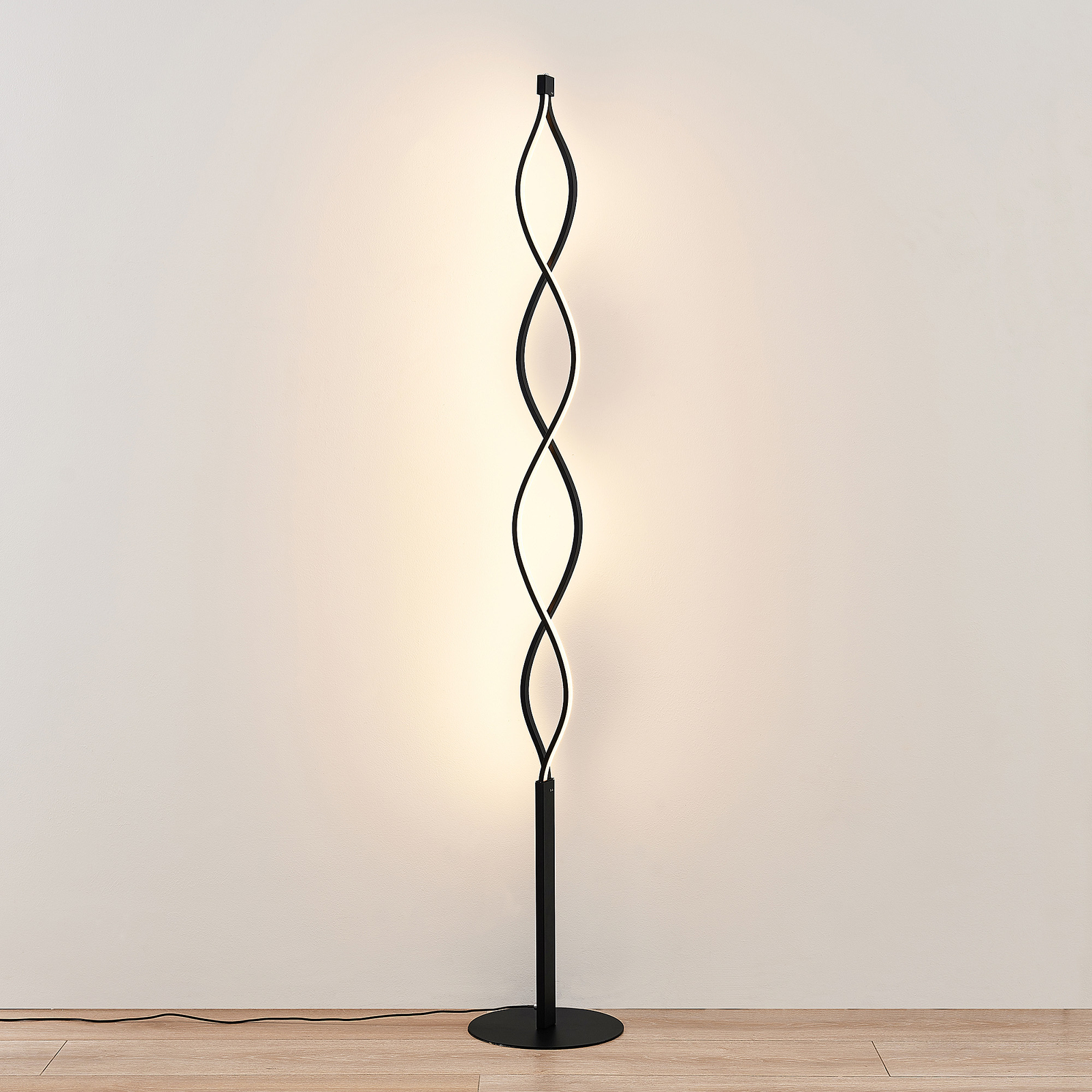 Lindby Welina LED stojací lampa, kroucená, černá