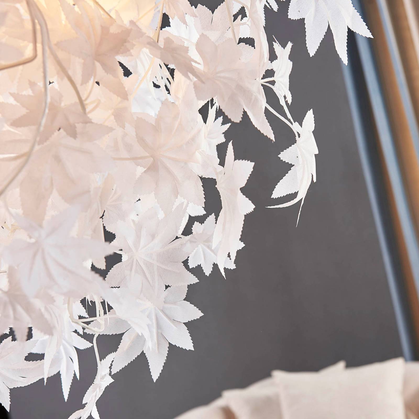 Duża lampa wisząca Maple z dekoracją w liście