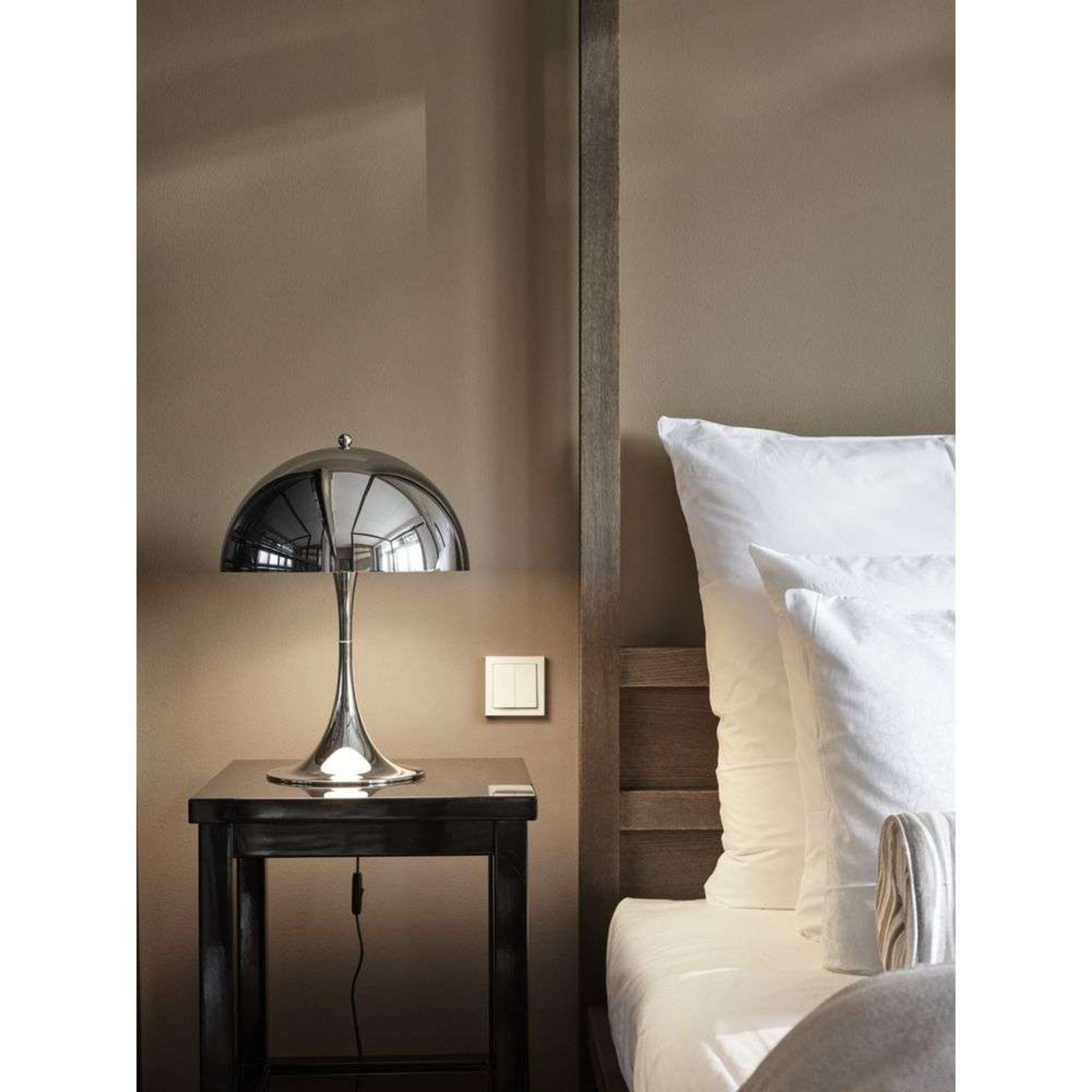 Panthella 320 Table Lamp High-Gloss Chrome-Plated - Louis Poulsen