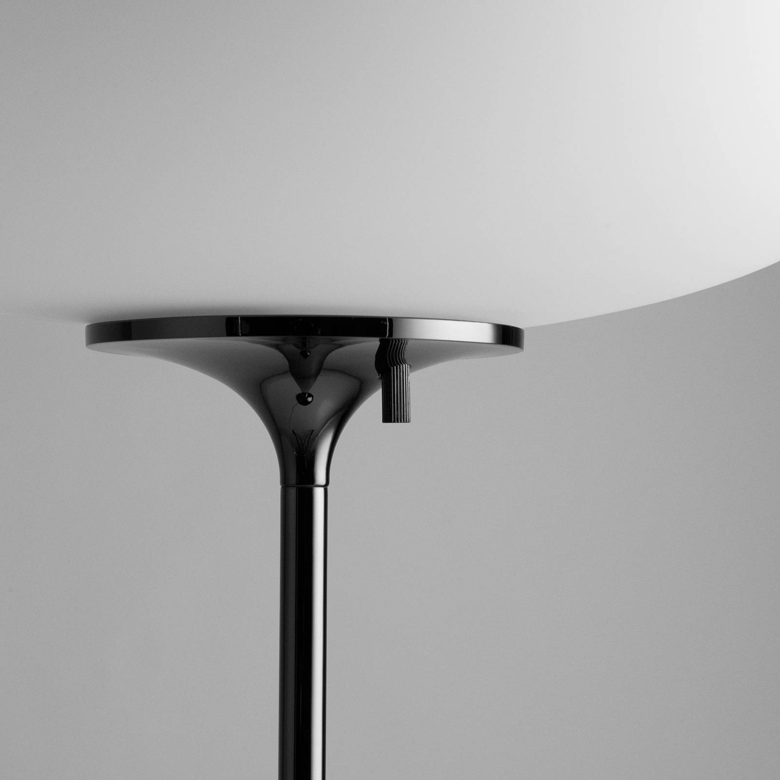 GUBI Stemlite lampadaire, noir-chromé, 110 cm