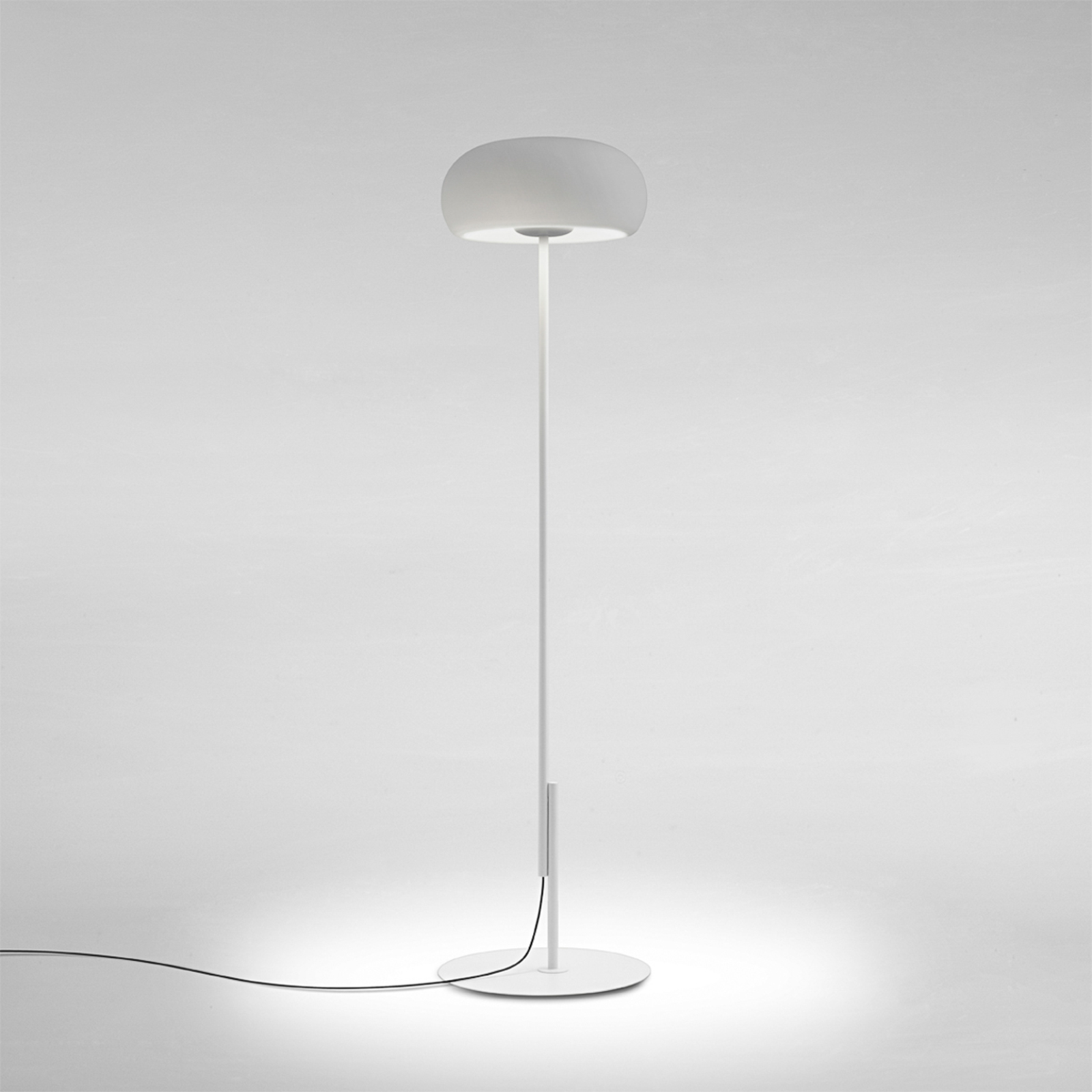 Stojací lampa MARSET Vetra LED, bílý rám