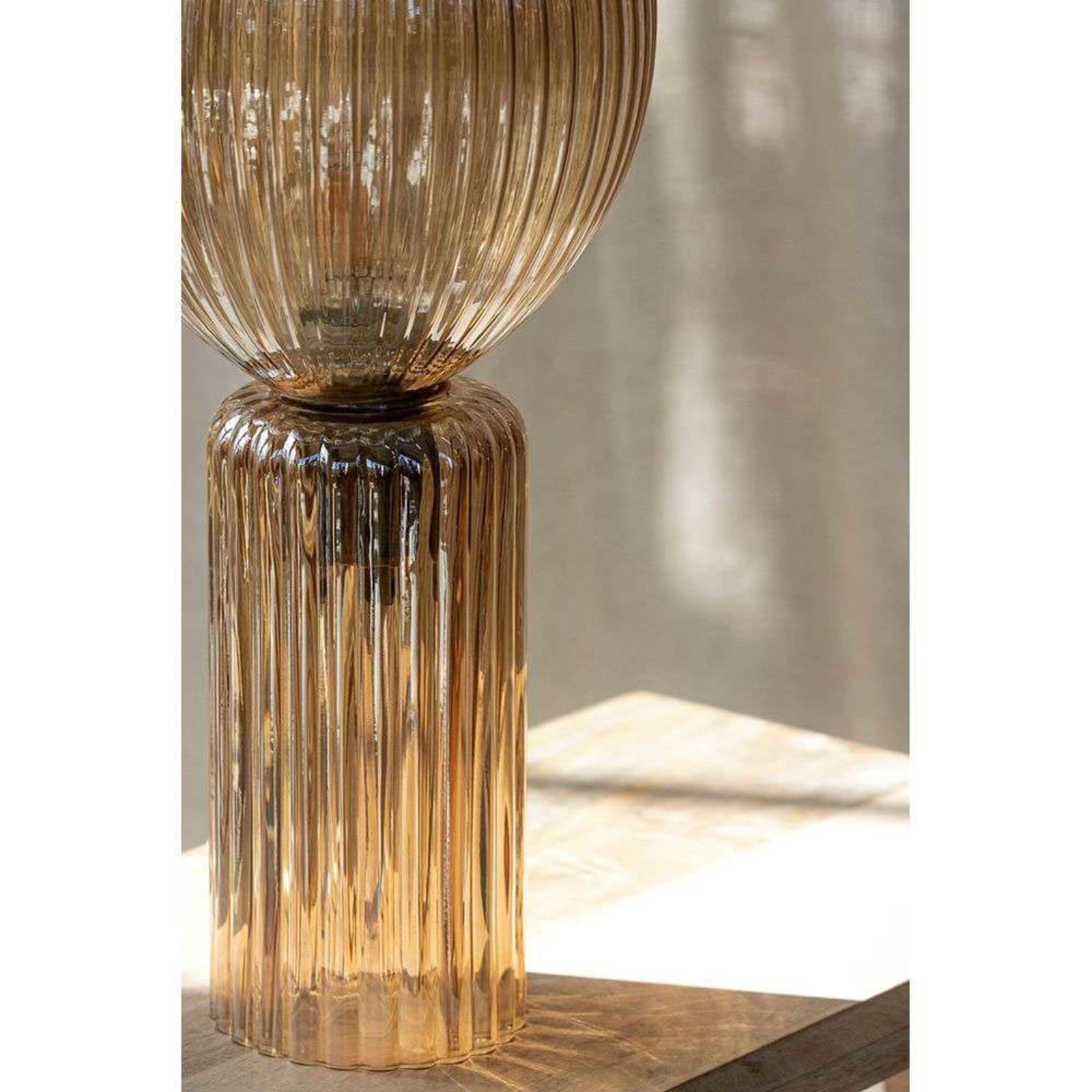 Toulipa Bordslampa Amber Marksl&ouml;jd - Sovrum - Glas