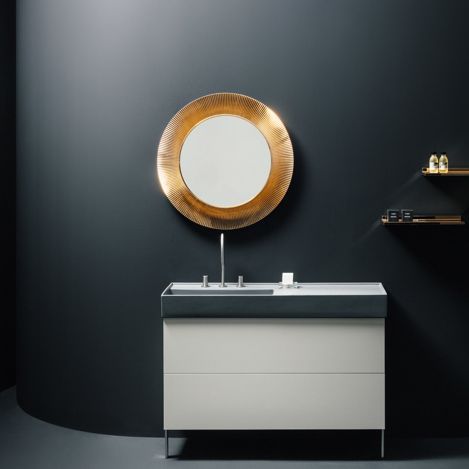 All Saints wall mirror, copper, Ø 78 cm - Kartell