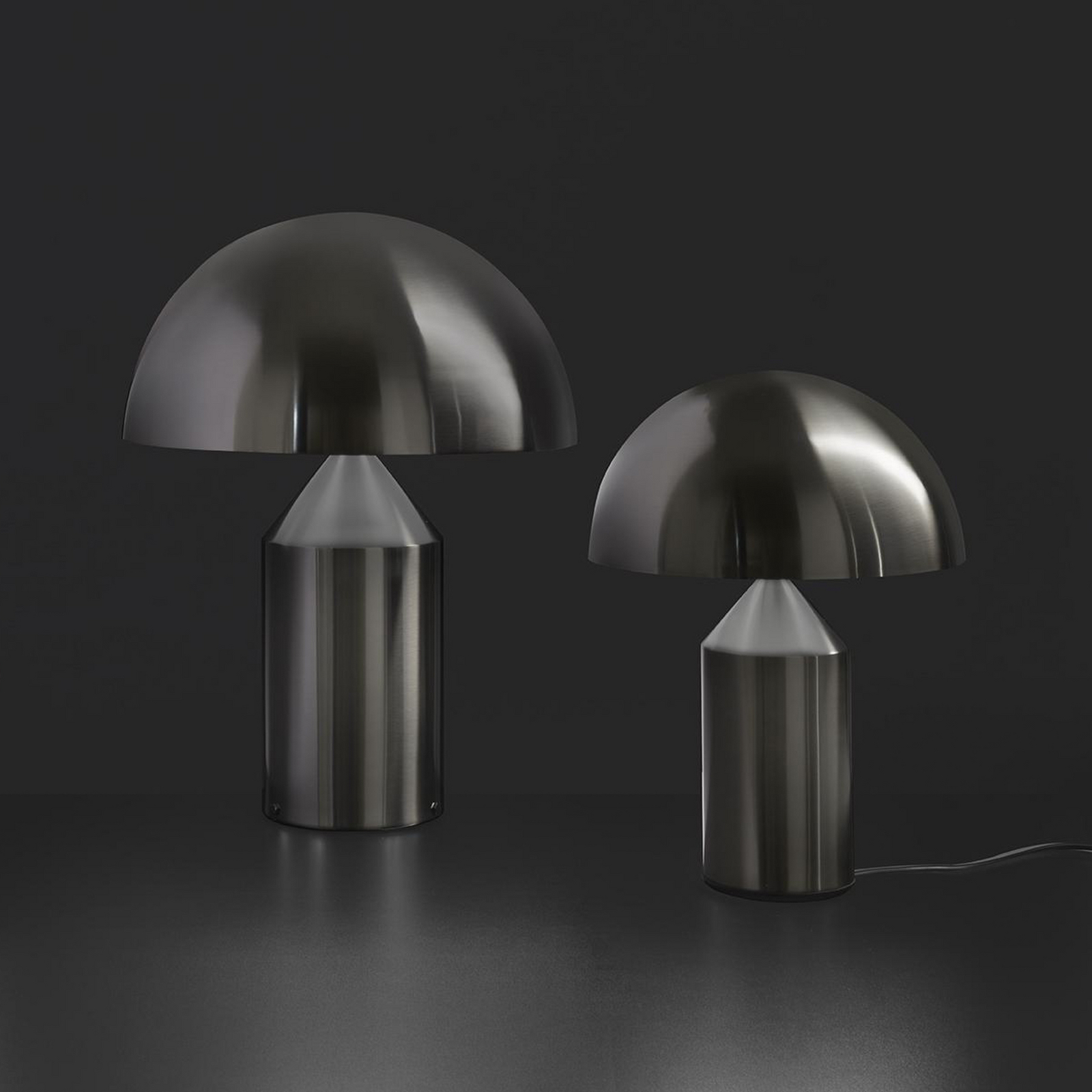Oluce Tischleuchte Atollo, nickel satin, Dimmer, Alu, Ø 50cm Oluce Tischleuchte Atollo, nickel satin, Dimmer, Alu, Ø 50cm