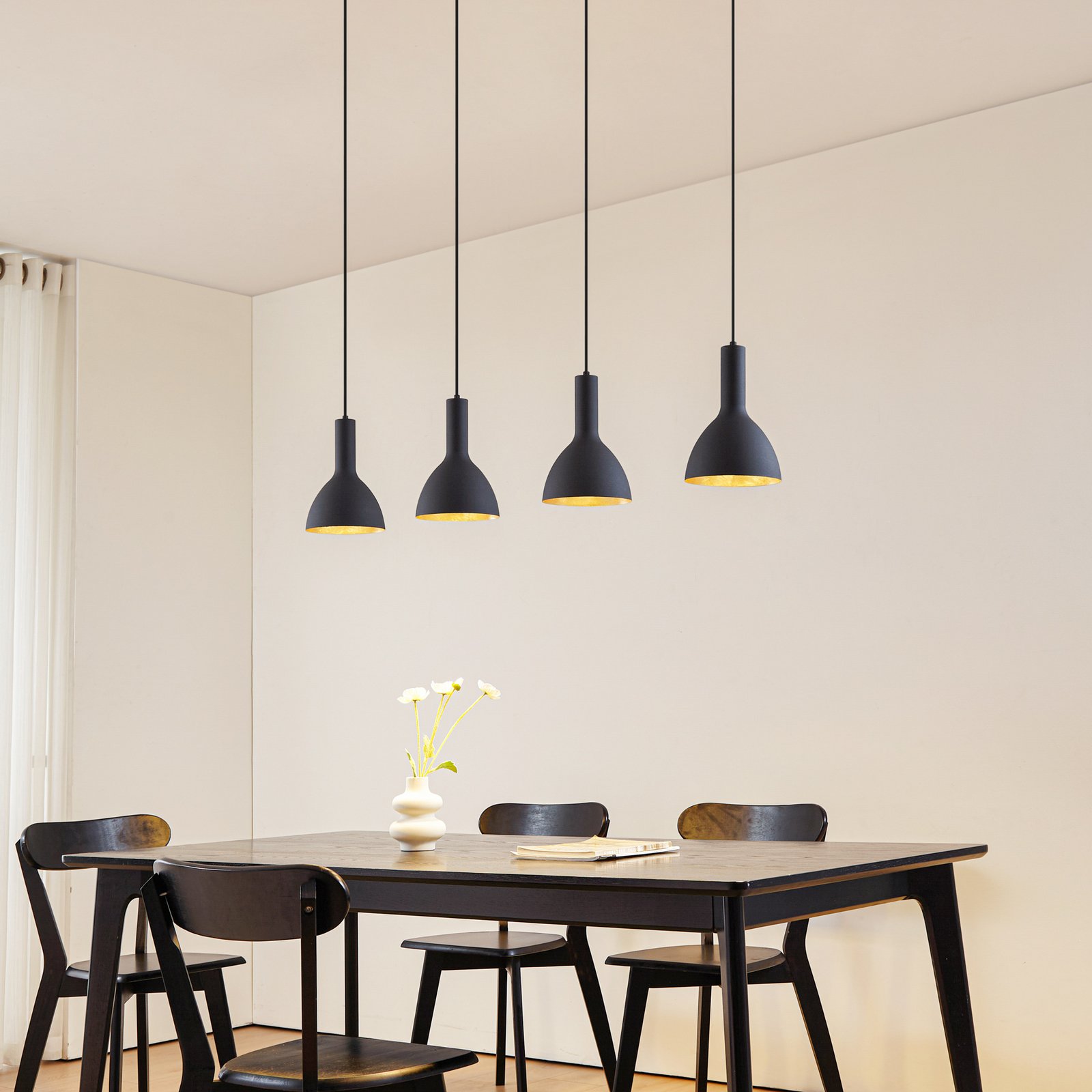 Arcchio lampada a sospensione Cosmina, a 4 luci, lunghezza 120 cm, nero