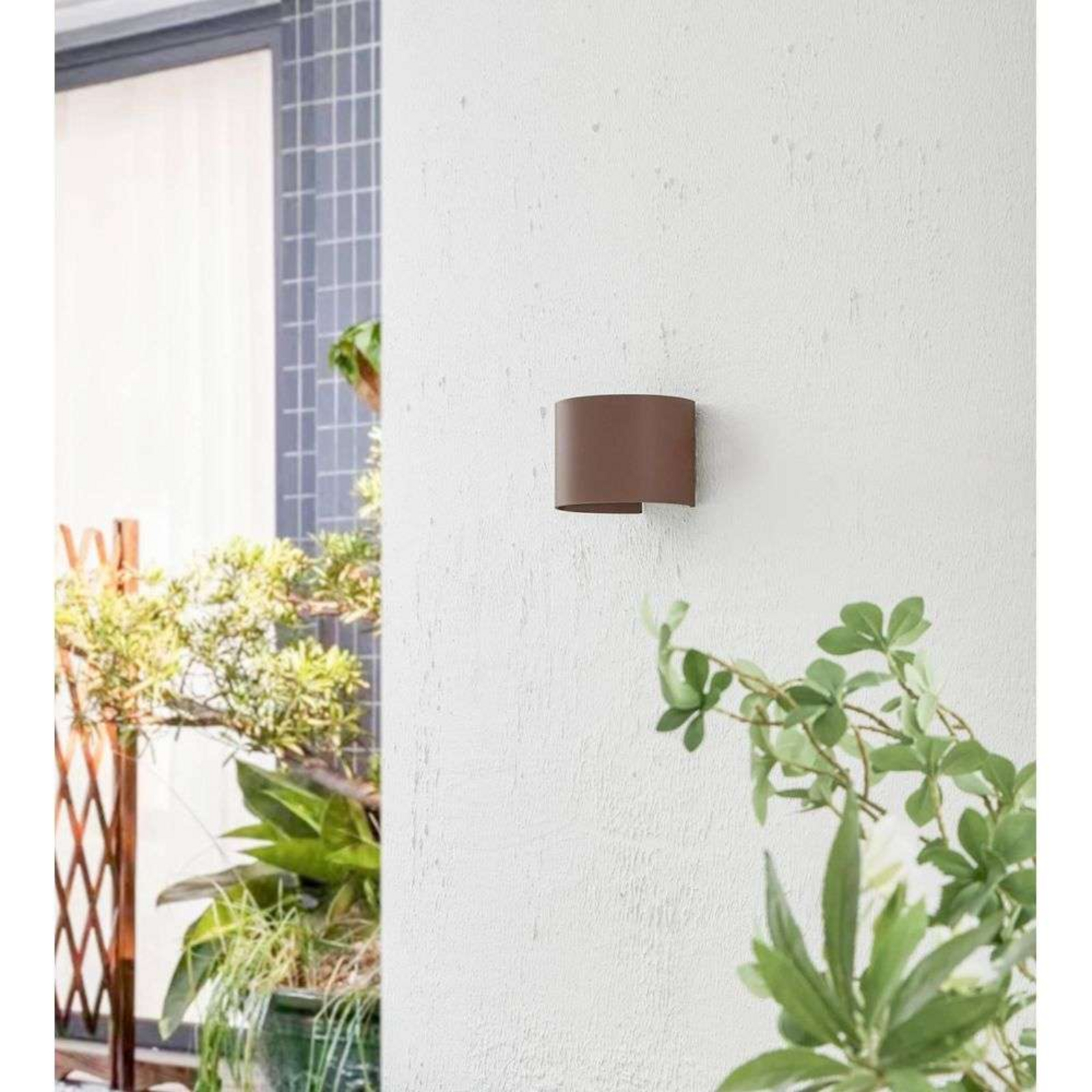 Nivar Round LED Aplica de Exterior Rust Brown - Lindby