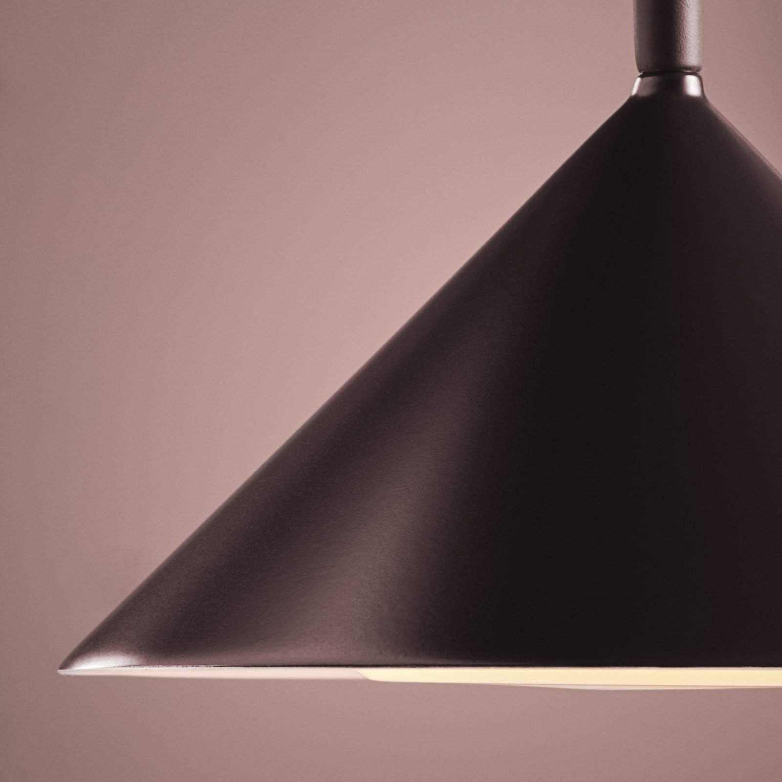 FRANDSEN LED-bordlampe Grasp, mørkerød, høyde 47 cm, metall