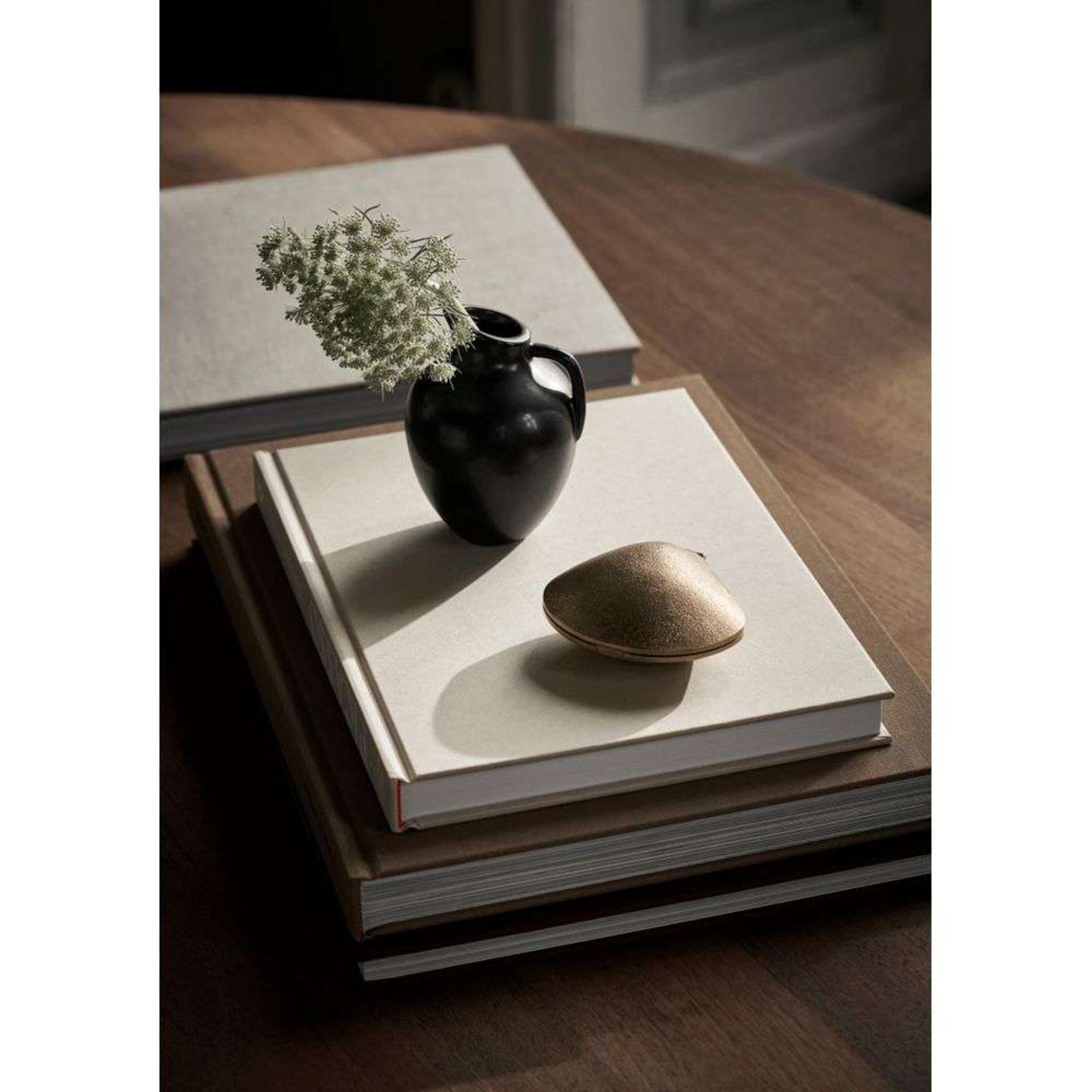 Clam Candle Holder Brass - ferm LIVING