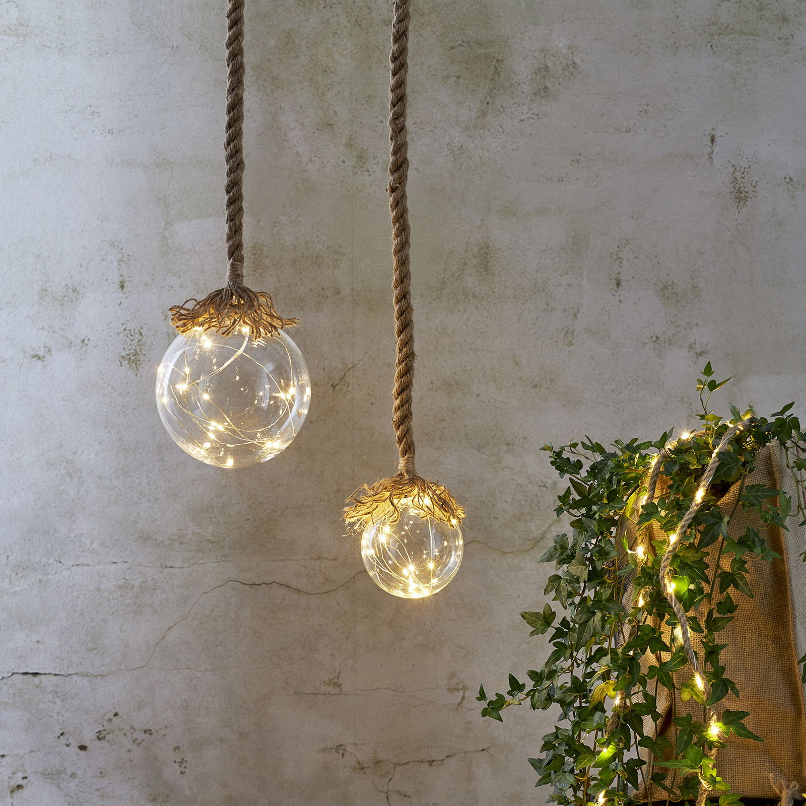 Lampe décorative LED Jutta, sphère verre Ø 10 cm