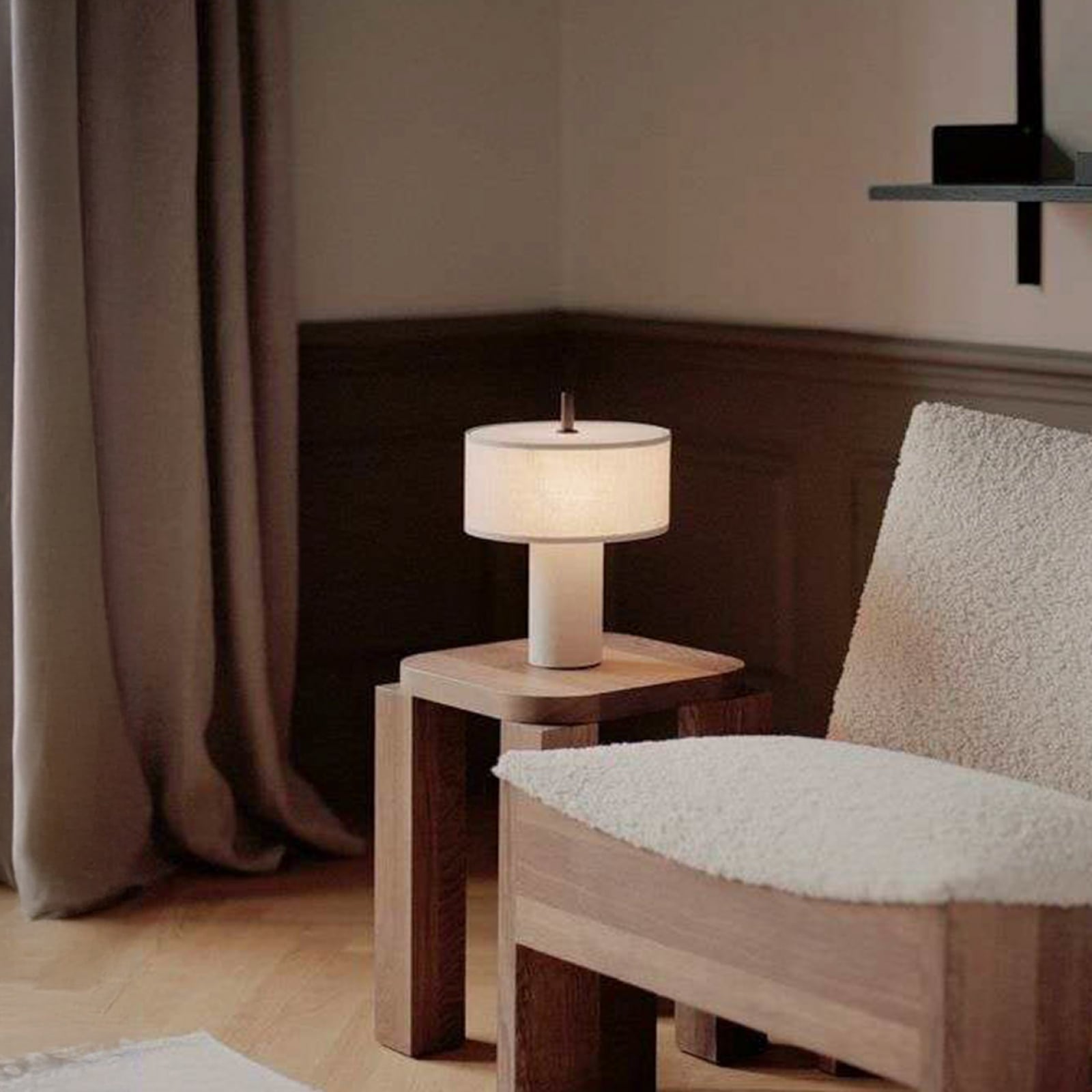 Margin Portable bordlampe i beige lærred – New Works