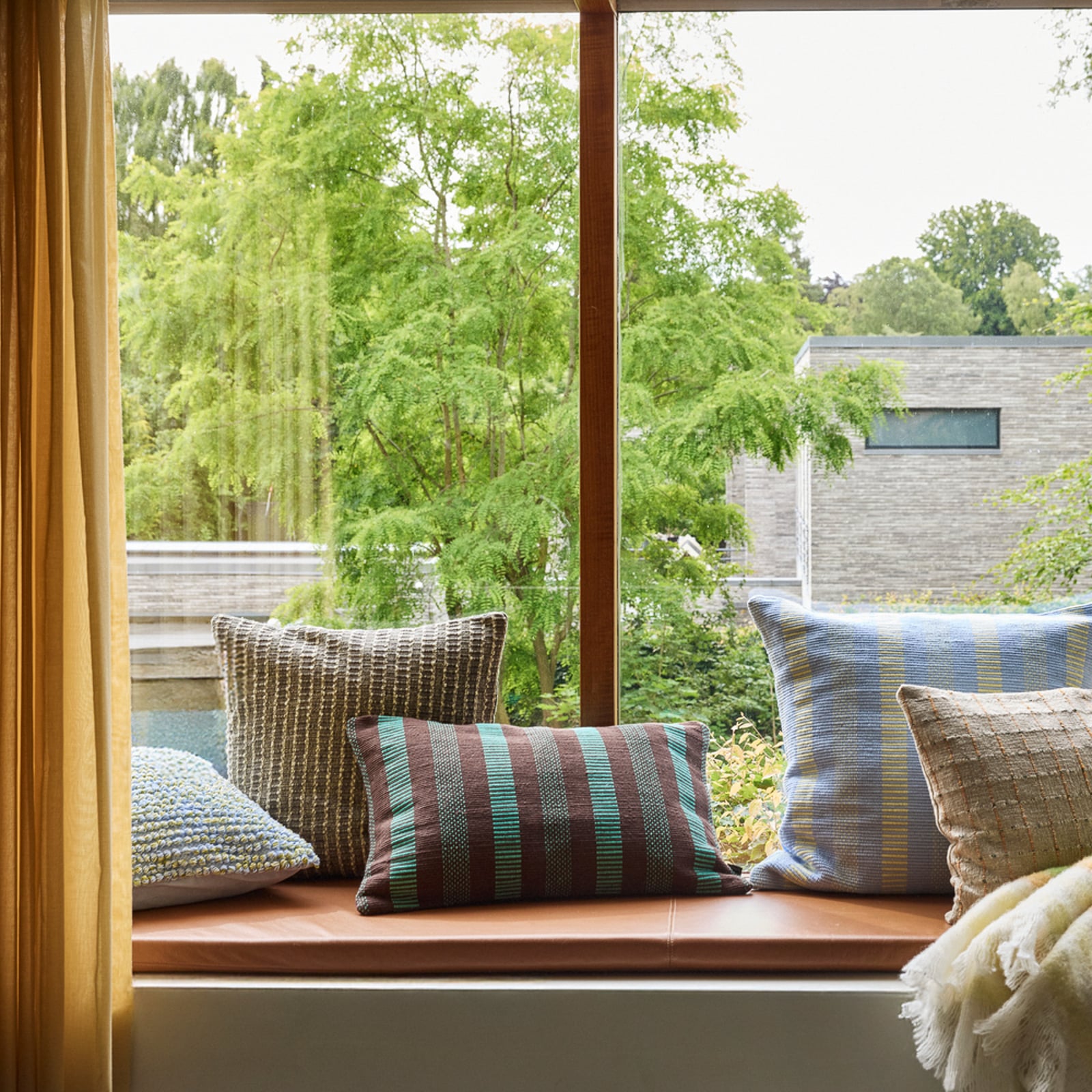 Cuscino Morph marrone, larghezza 40 cm - Hübsch