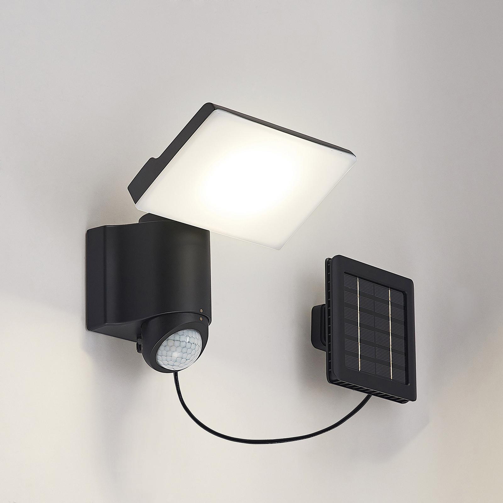 Prios Istani LED-Außenwandstrahler, Sensor, Solar