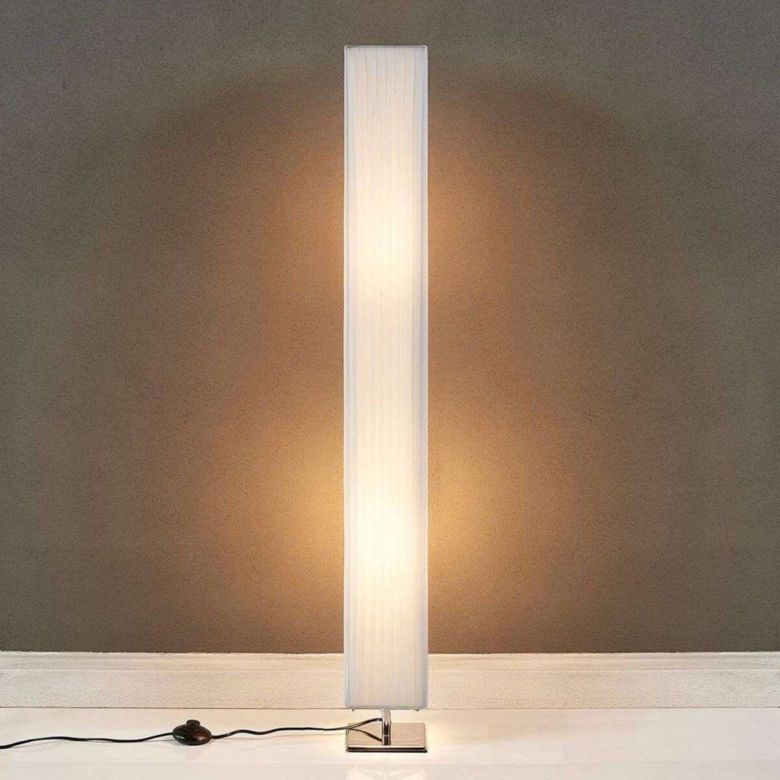 Janno Floor Lamp White/Chrome - Lindby