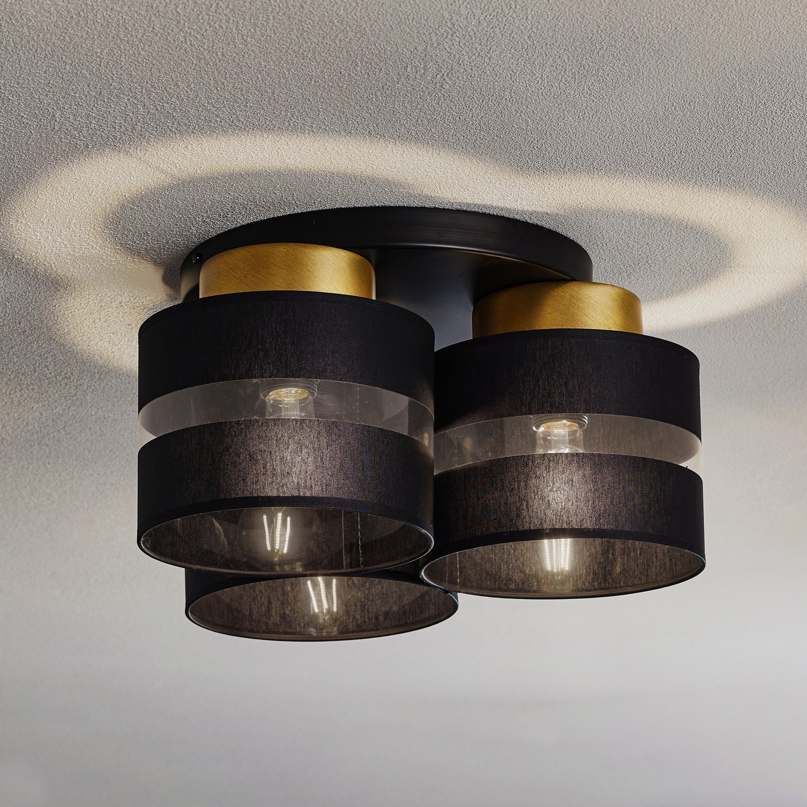 Candeeiro de teto Hara em preto/dourado, três lâmpadas