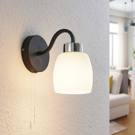 Lindby Daliah vegglampe med glasskjerm