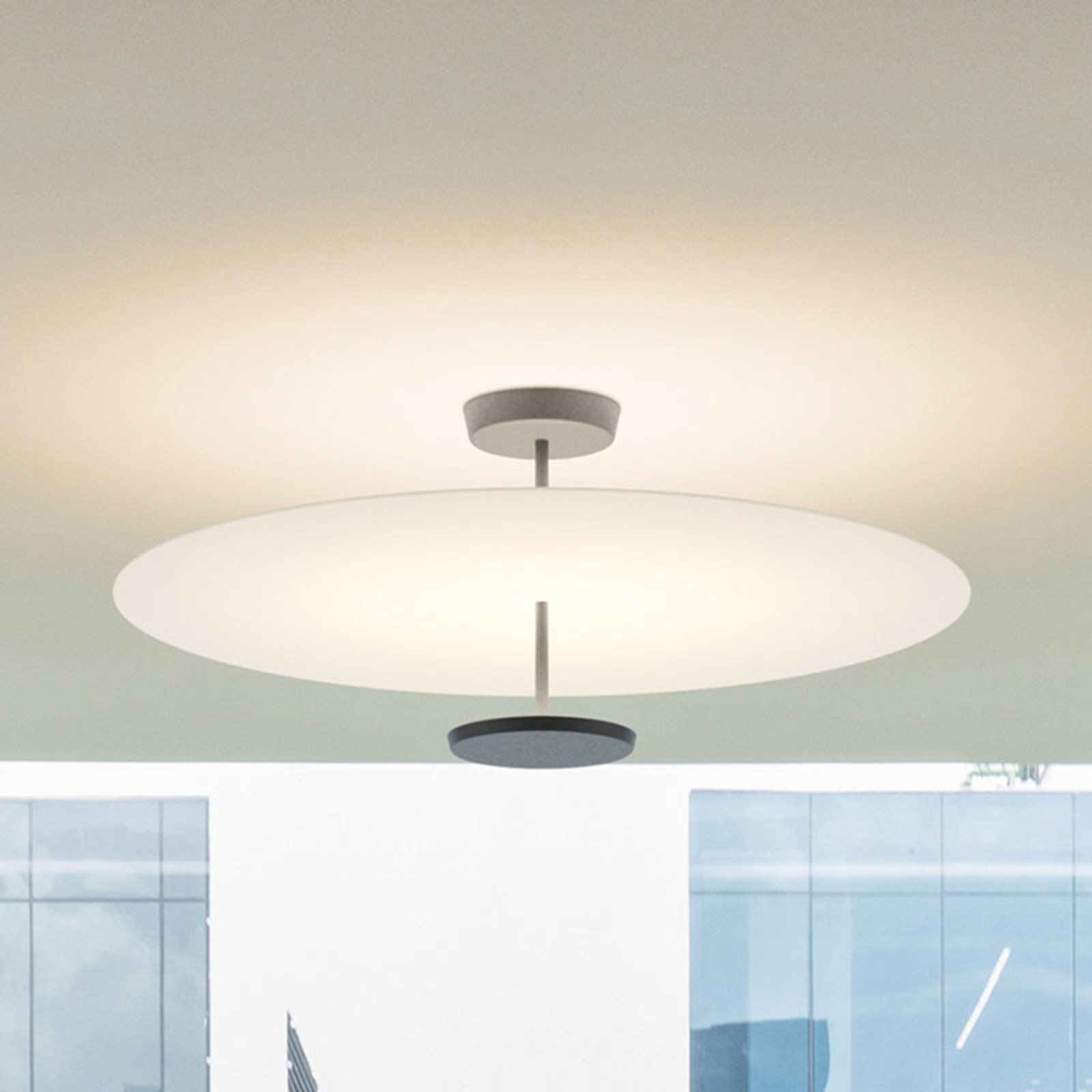 Vibia Flat LED stropna svjetiljka s 2 žarulje. Ø 90 cm bijele boje