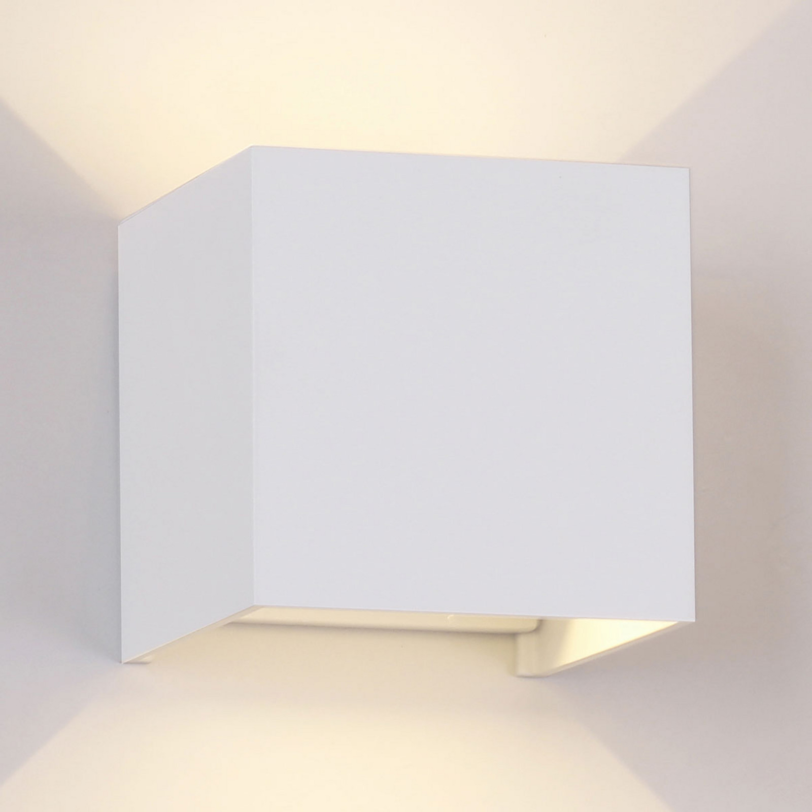 Candeeiro de parede exterior LED Davos angular, ligado/desligado, branco