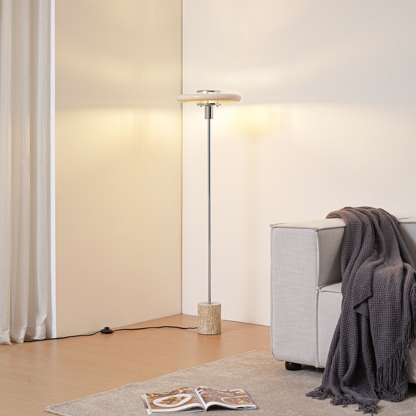 Lindby Stehleuchte Branford, 130 cm, beige, Metall/Travertin