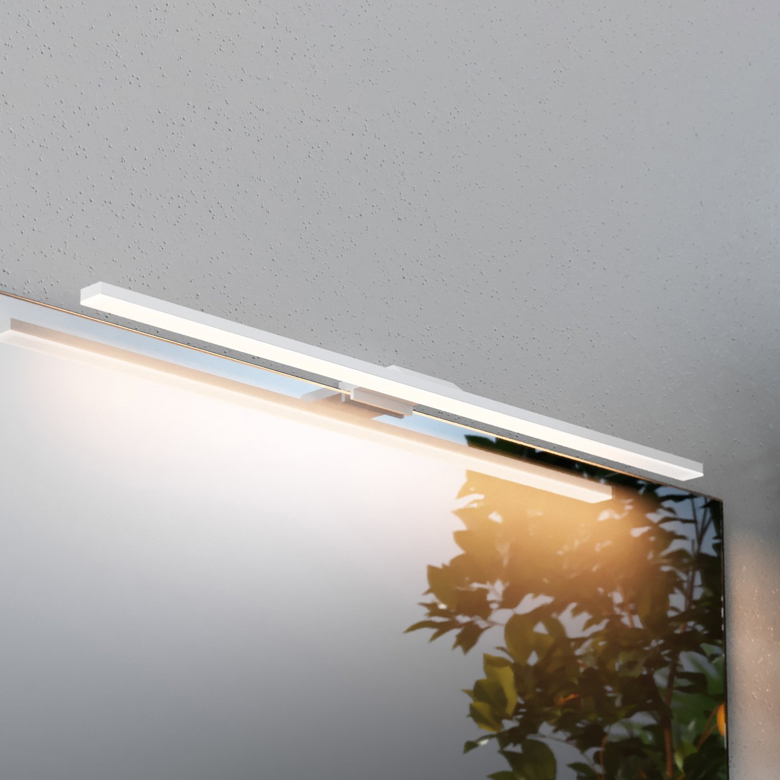 LED-Spiegelleuchte Triga, IP44, weiß, 60cm, 3.000K