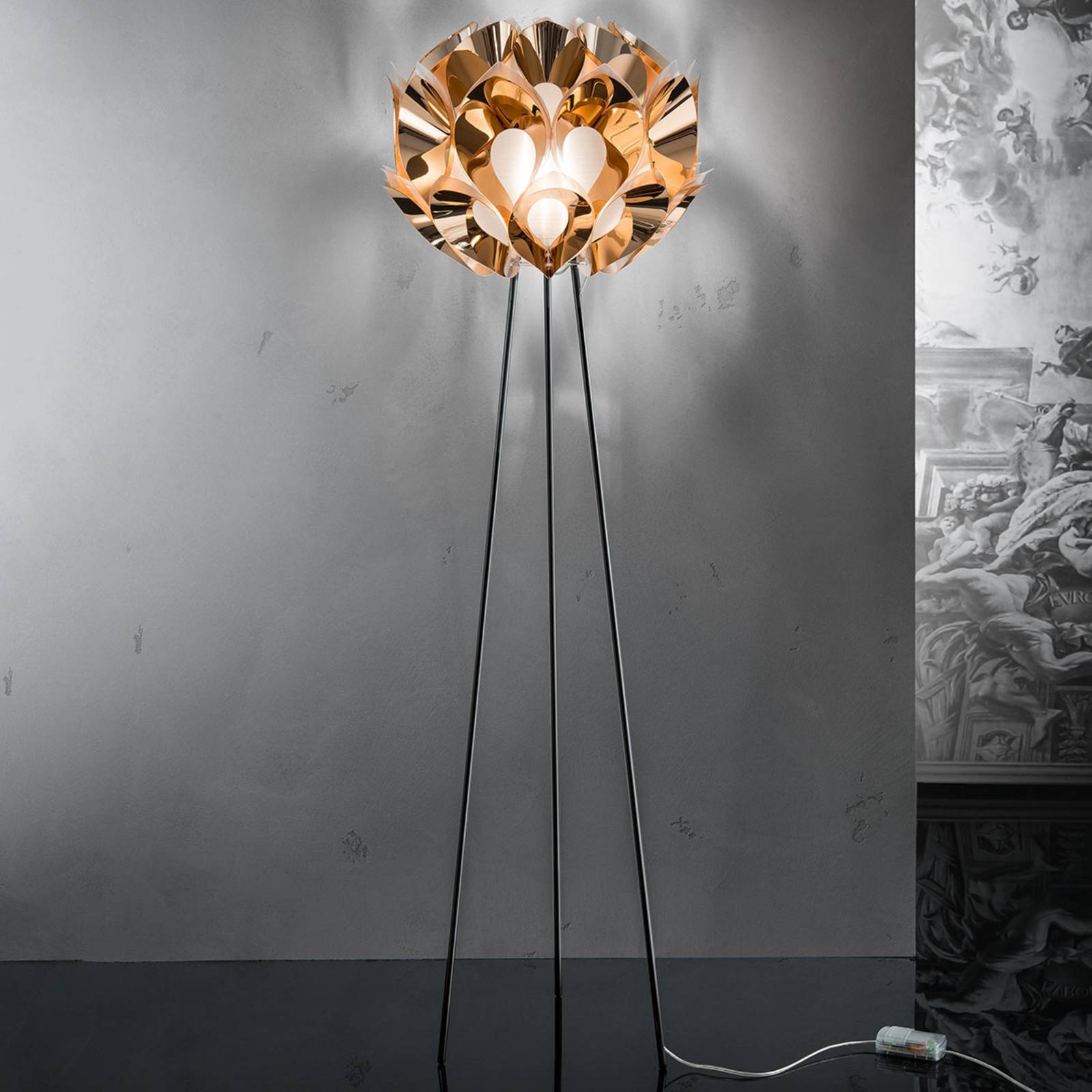 FLORA - designerska lampa stojąca, miedziana