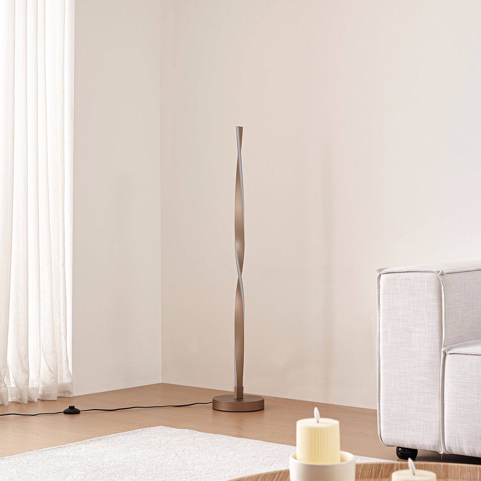 Lindby LED-Stehleuchte Jaren, schwarz/braun, 114 cm, CCT