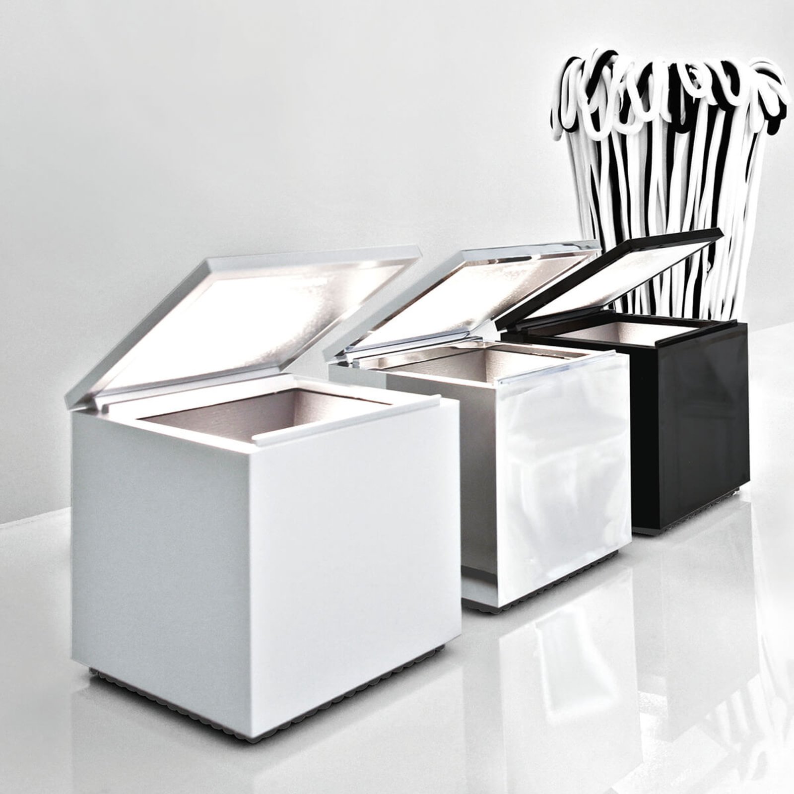 Cini&Nils Cuboled - LED-Tischleuchte in Weiß