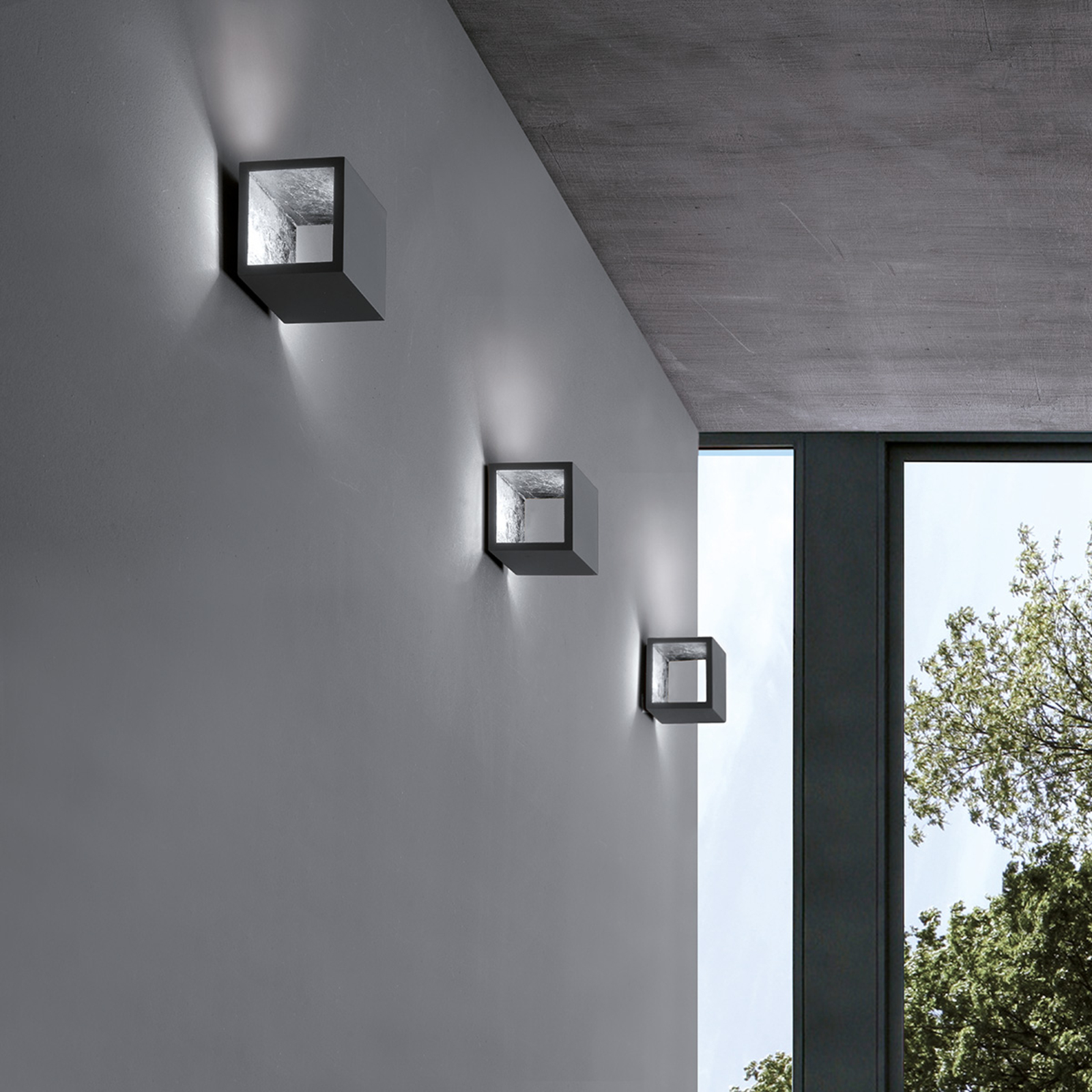 ICONE Cubò LED-væglampe, 10 W, titanium/sølv