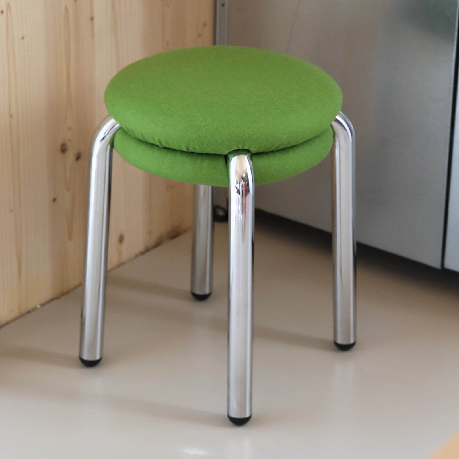 Chaise Macaron, verte/argentée, métal, hauteur 47 cm - &Klevering