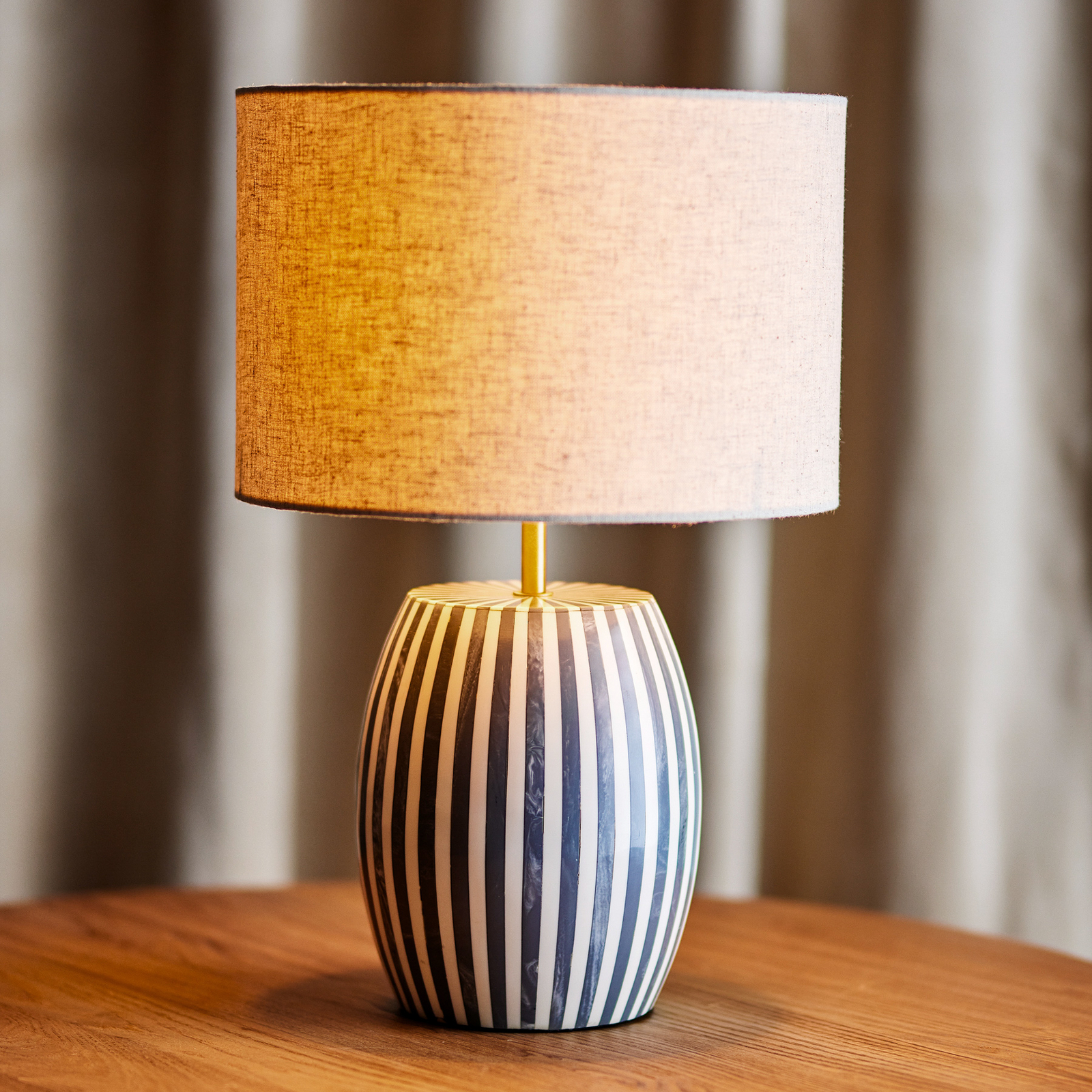 Tali bordlampe, creme/grøn, metal – Bloomingville Tali bordlampe, creme/grøn, metal – Bloomingville