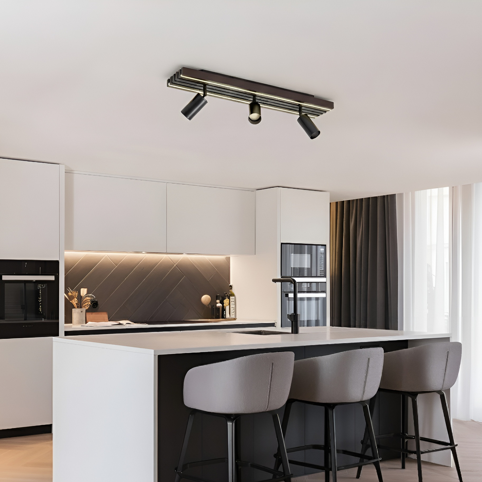 Lucande LED plafondspot Tiron, 3-lamps, 70 cm, eikenhout Lucande LED plafondspot Tiron, 3-lamps, 70 cm, eikenhout