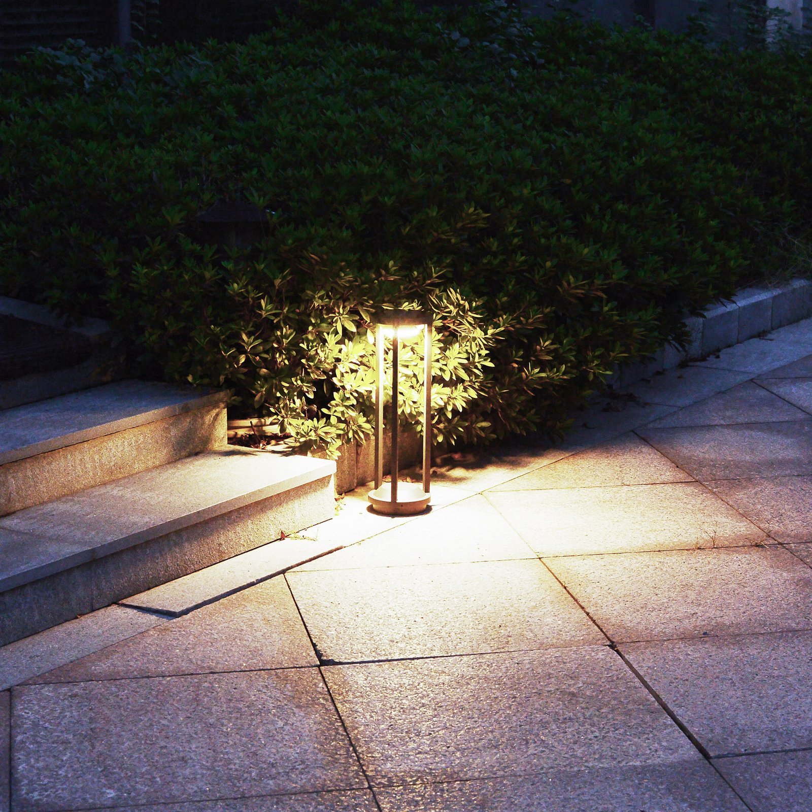 Borne lumineuse LED Pilastro, capteur, piquet de terre