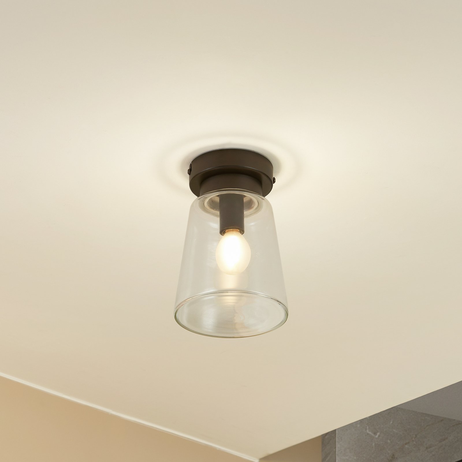 Lucande Badolo taklampa, svart, glas, Ø 15 cm, IP44