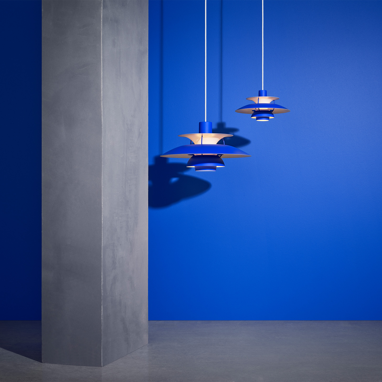 PH 5 Mini Taklampa Monochrome Blue - Louis Poulsen