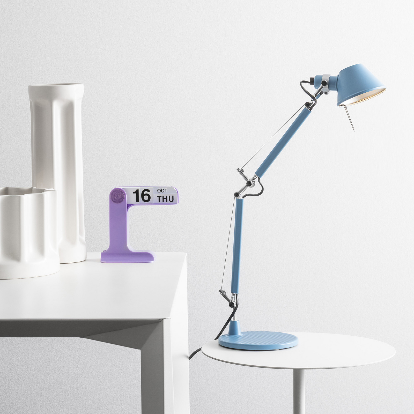 Lampa de masă Artemide Tolomeo Micro albastru deschis - Studiu / Birou - Design - Metal