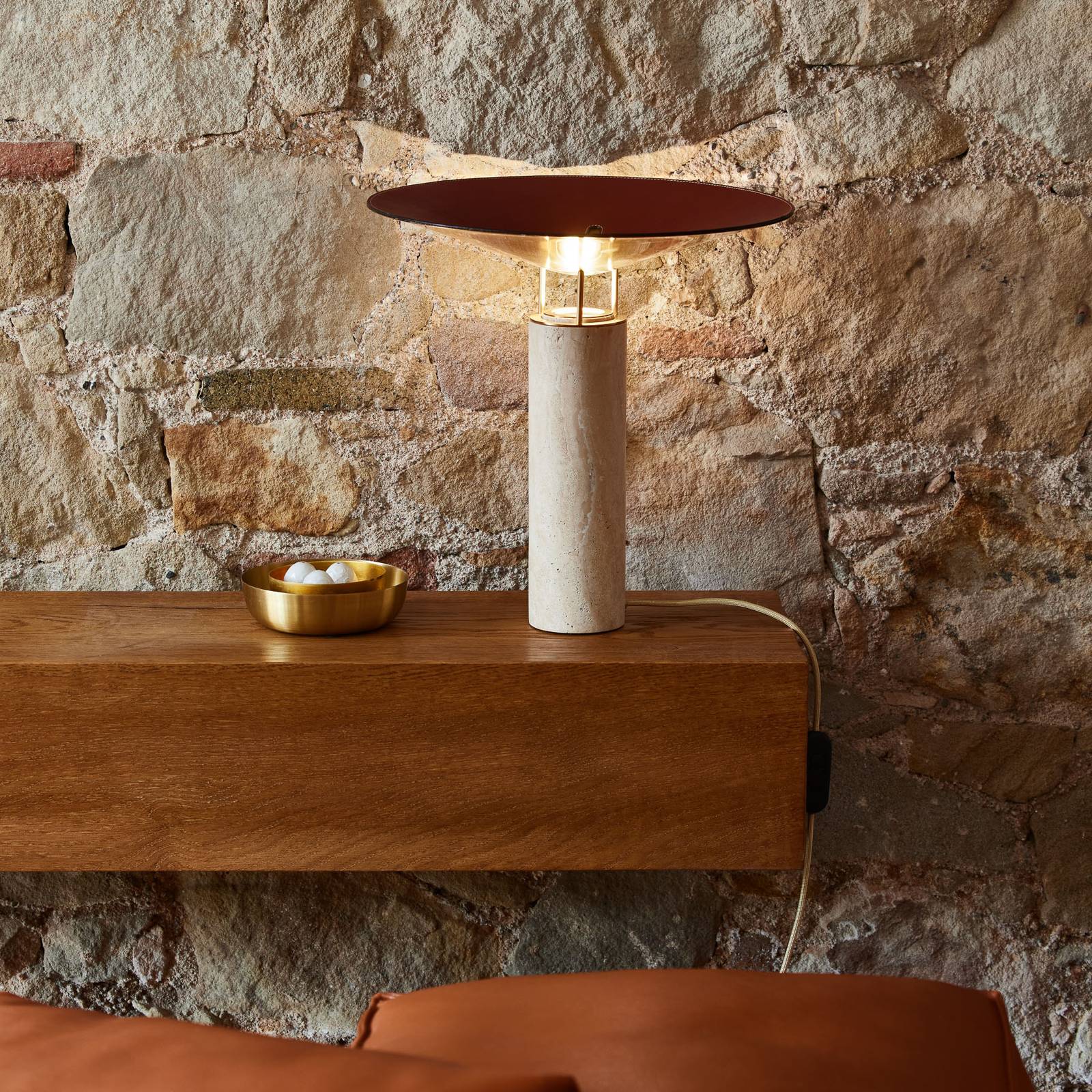 Carpyen Lampe de table LED Rebound, travertin, cuir brun