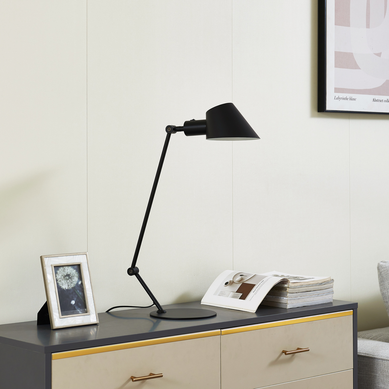 Lindby Tischleuchte Corali, schwarz, Metall, Höhe 64cm