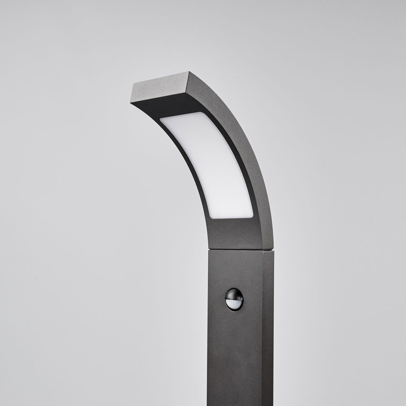 Juvia LED Gartenleuchte H100 w/Sensor Graphite - Lucande