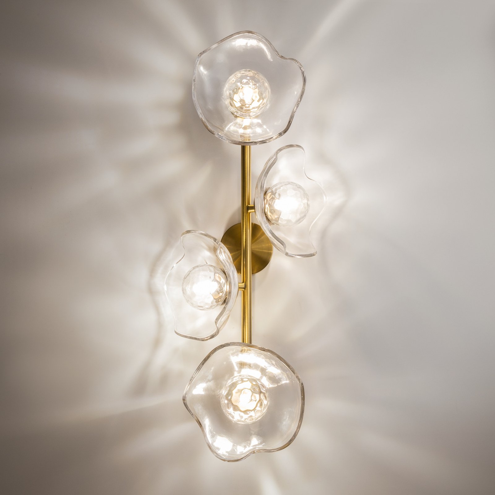 Maytoni Miracle wall light, 4-bulb, brass-coloured, glass