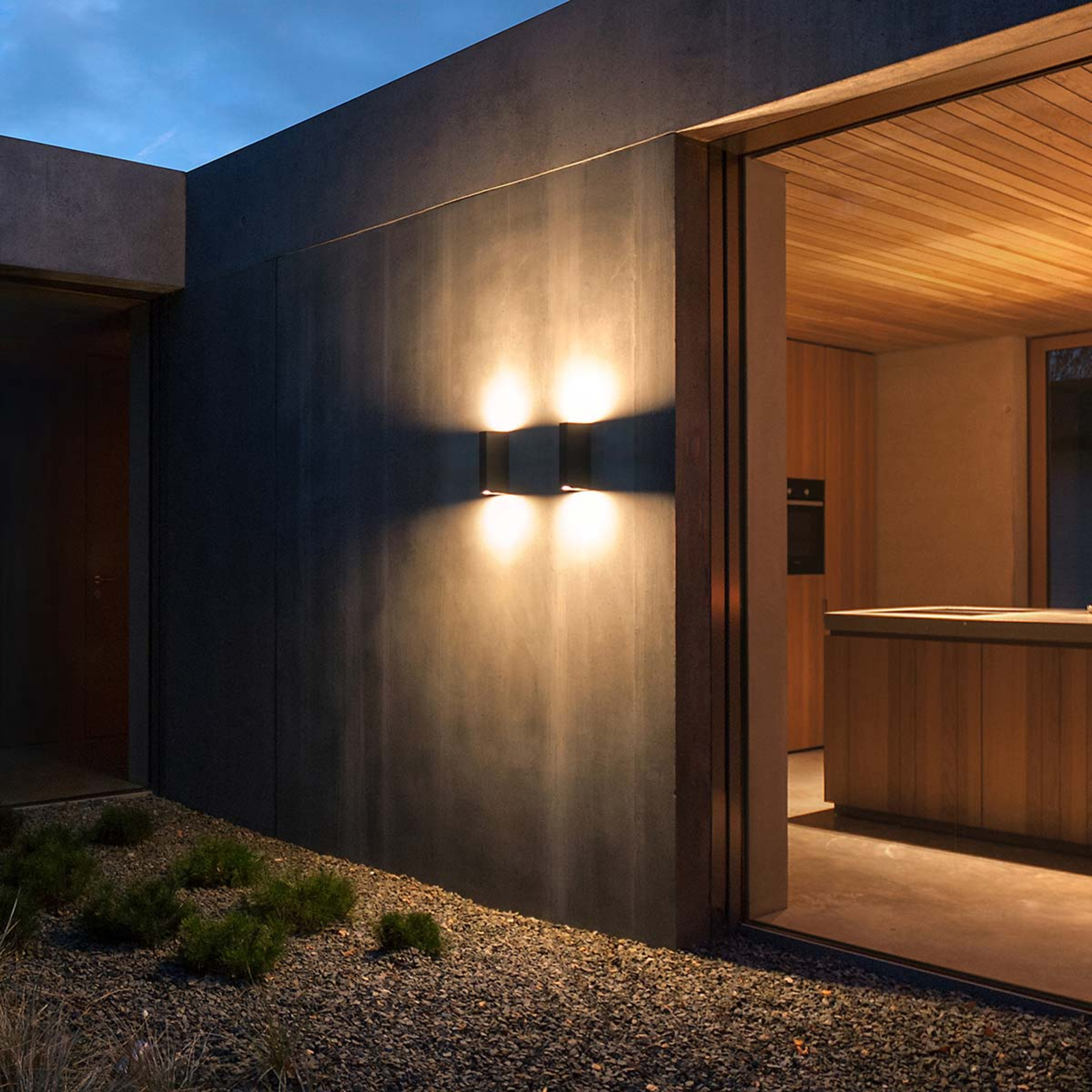 IP44.de Gap Y - schmale LED-Außenwandleuchte