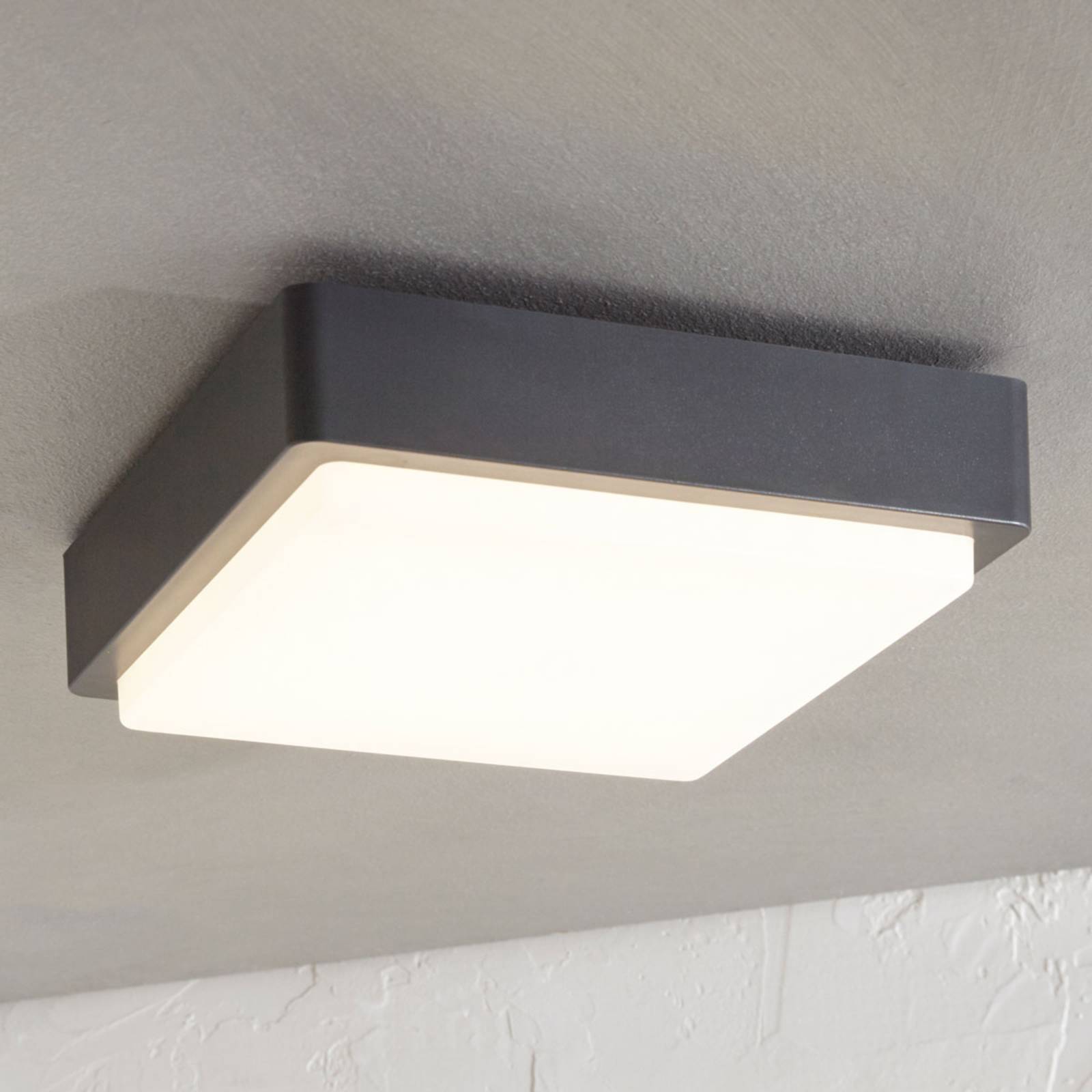 Udendørs loftlampe med LED, kantet | Lampegiganten.dk