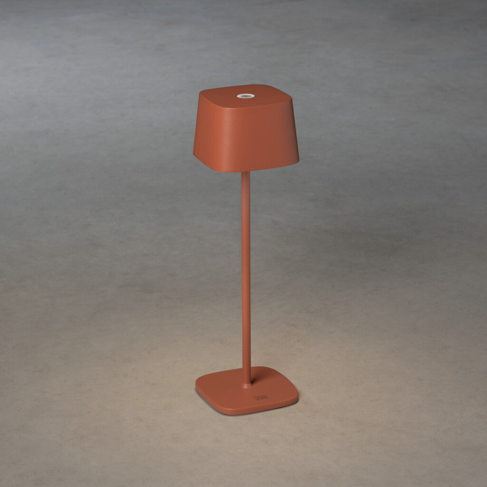 Capri LED table lamp for outdoors, terracotta
