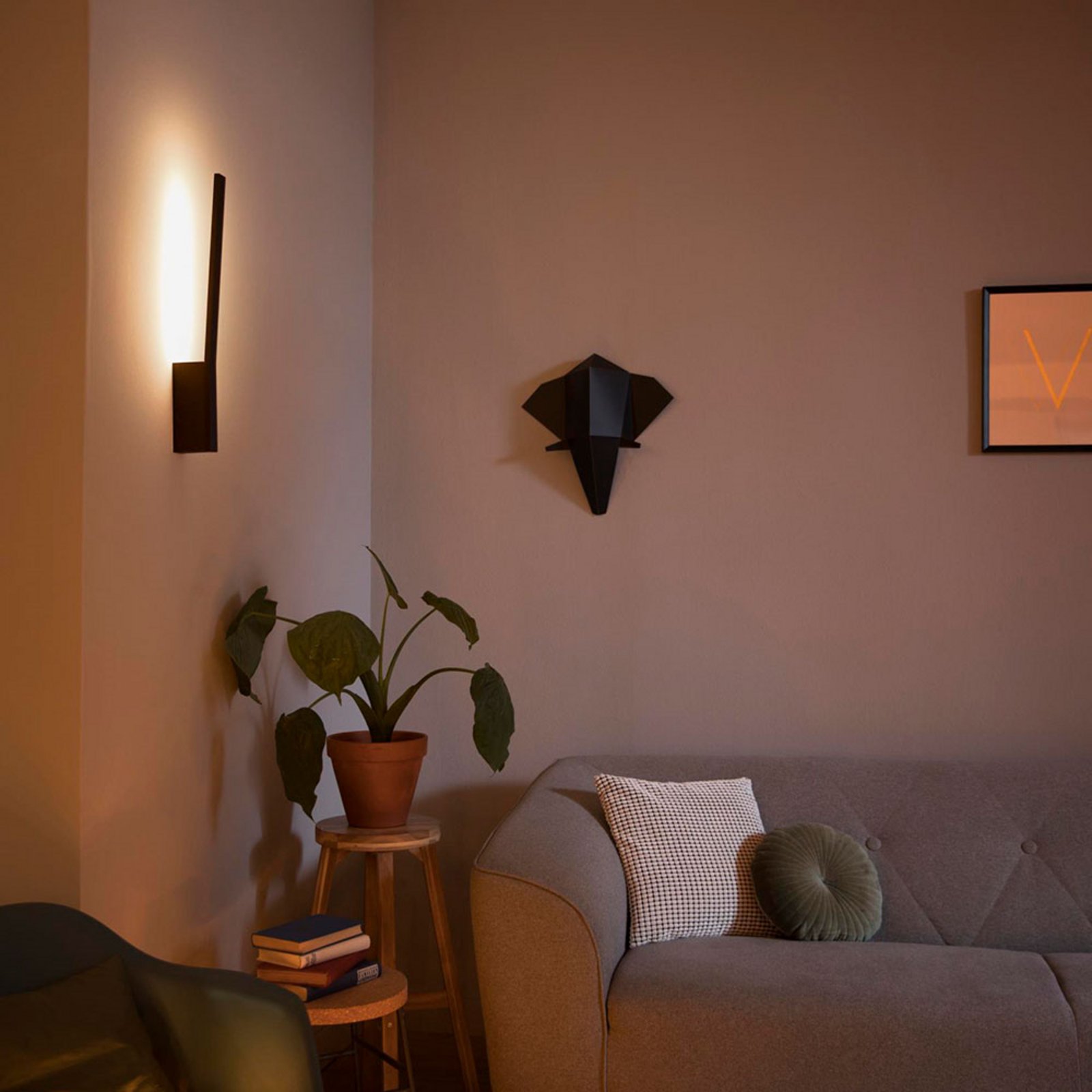 Liane Hue Aplică de Perete Black Bluetooth White/Color Amb. - Philips Hue